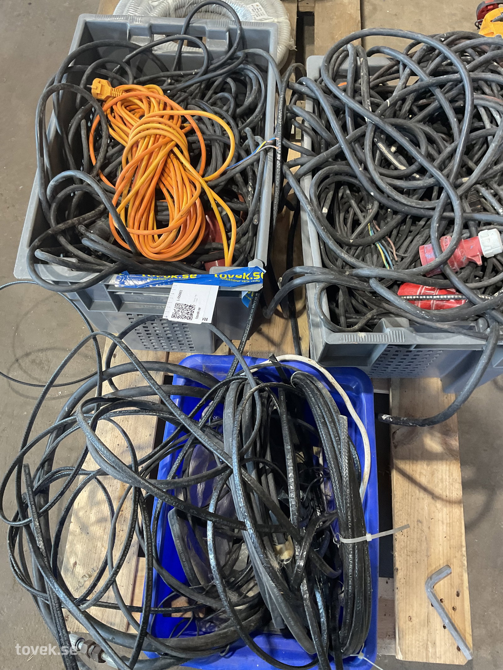 Diverse kabel mm på auktion i Tuna Hästberg, Idkerberget hos Toveks Auktioner