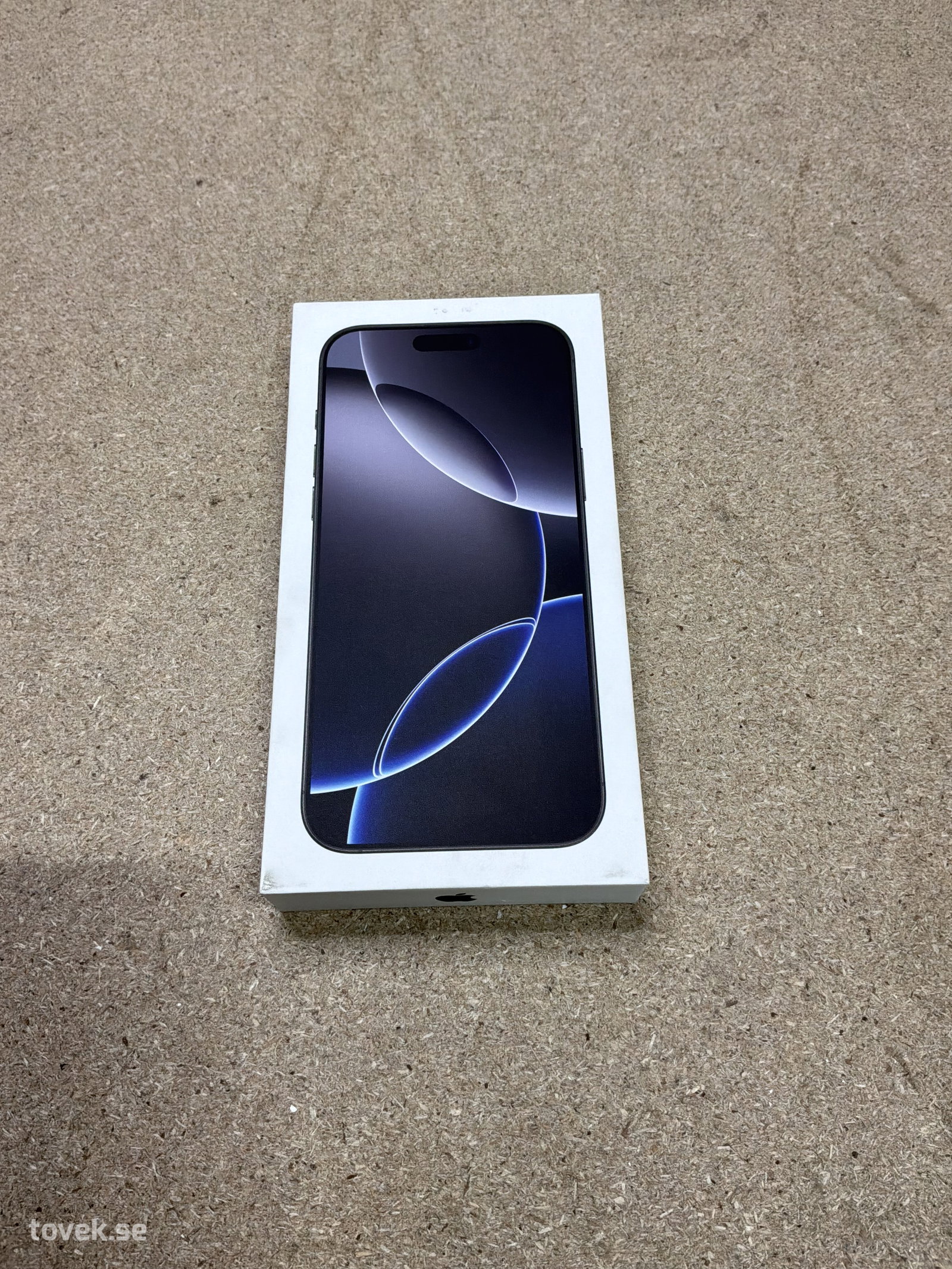Telefon, iPhone 16 Pro Max på auktion i Ätran hos Toveks Auktioner
