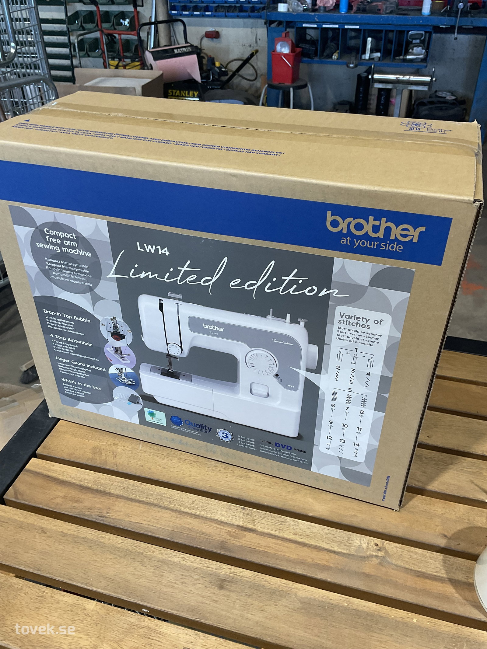 Symaskin Brother på auktion i Tuna Hästberg, Idkerberget hos Toveks Auktioner