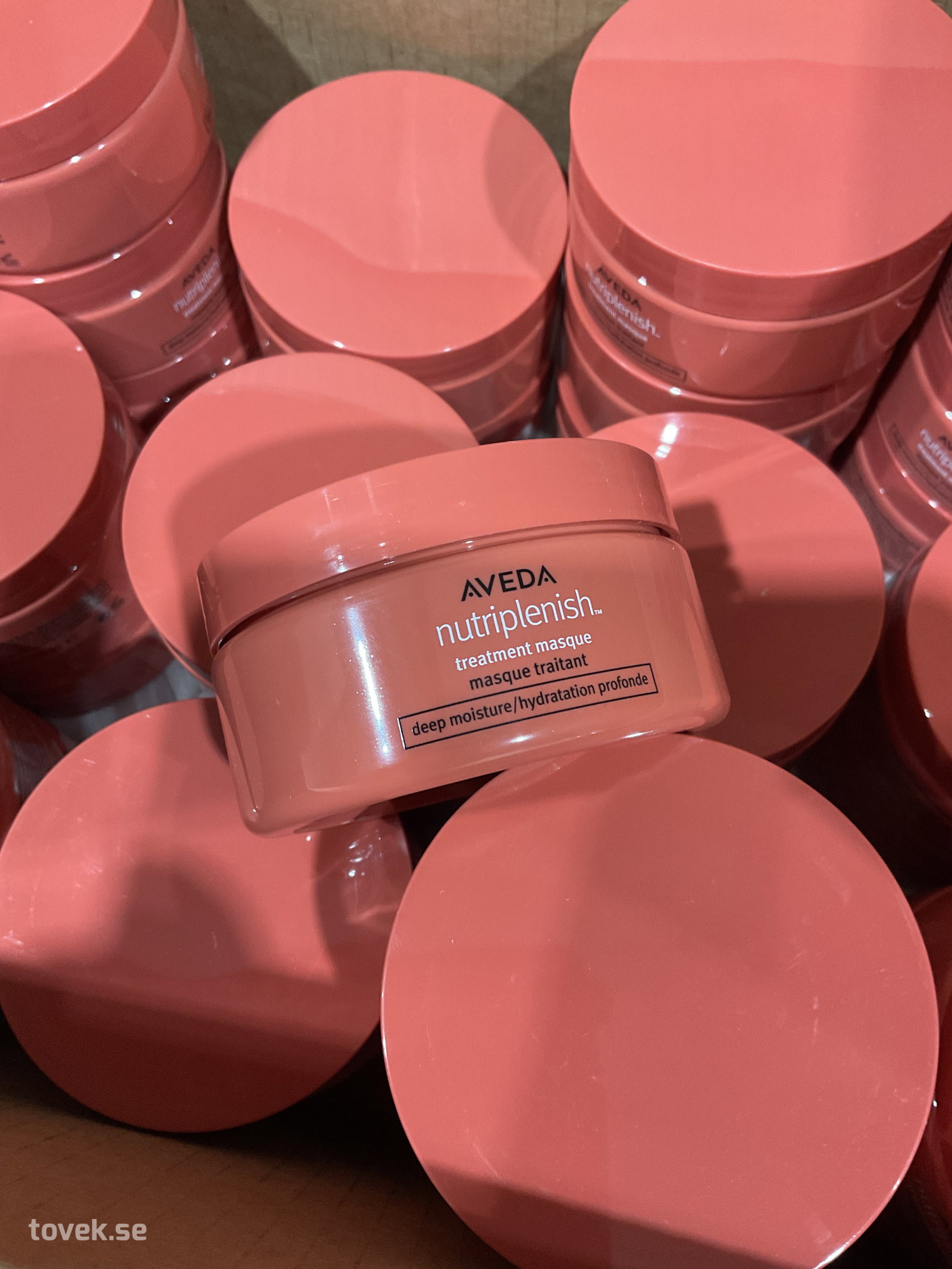 Aveda Nutriplenish, ca 18 st burkar på auktion i Tuna Hästberg, Idkerberget hos Toveks Auktioner