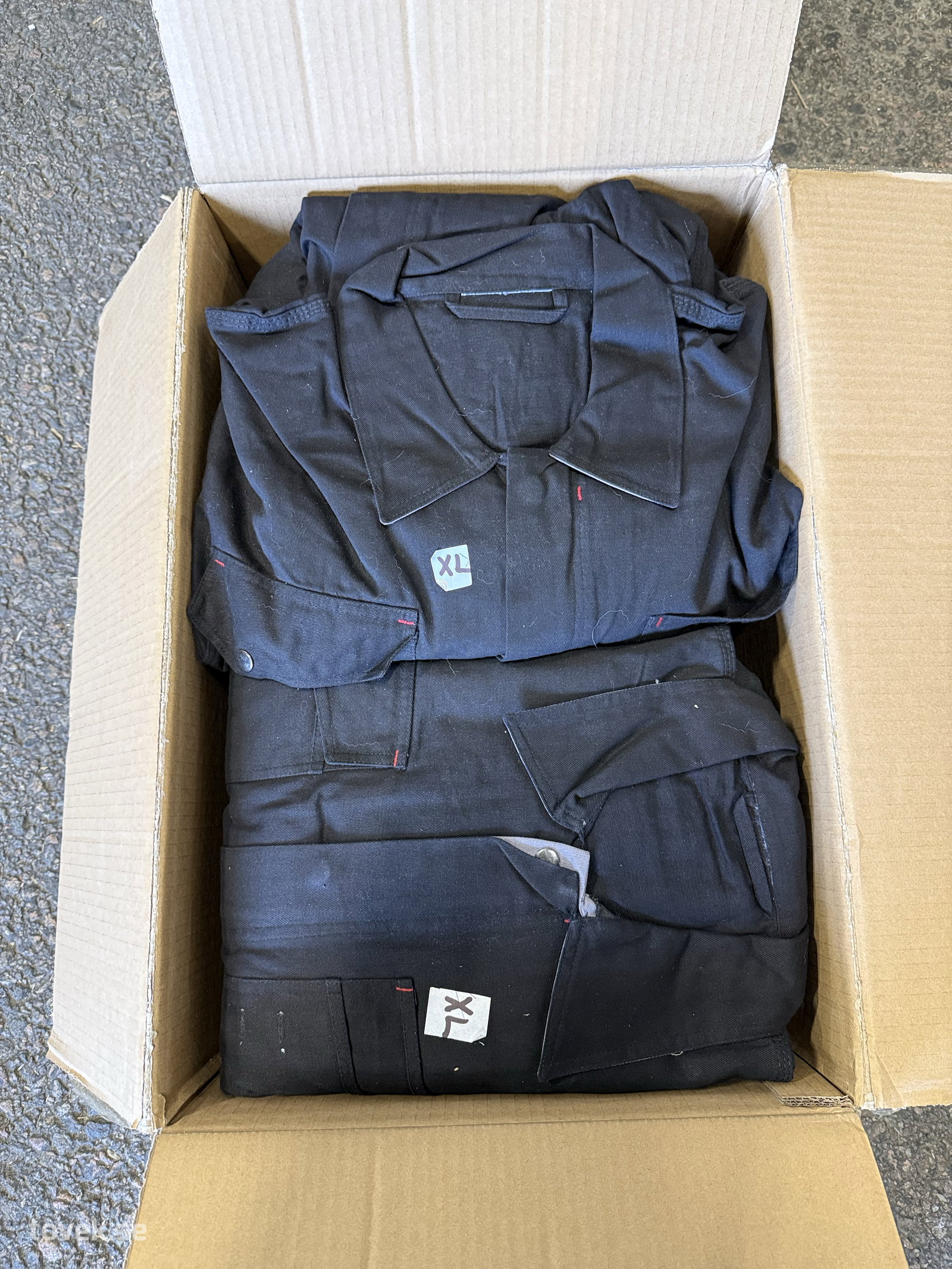 Arbetsoveraller strl. XL - 10 st på auktion i Ätran hos Toveks Auktioner