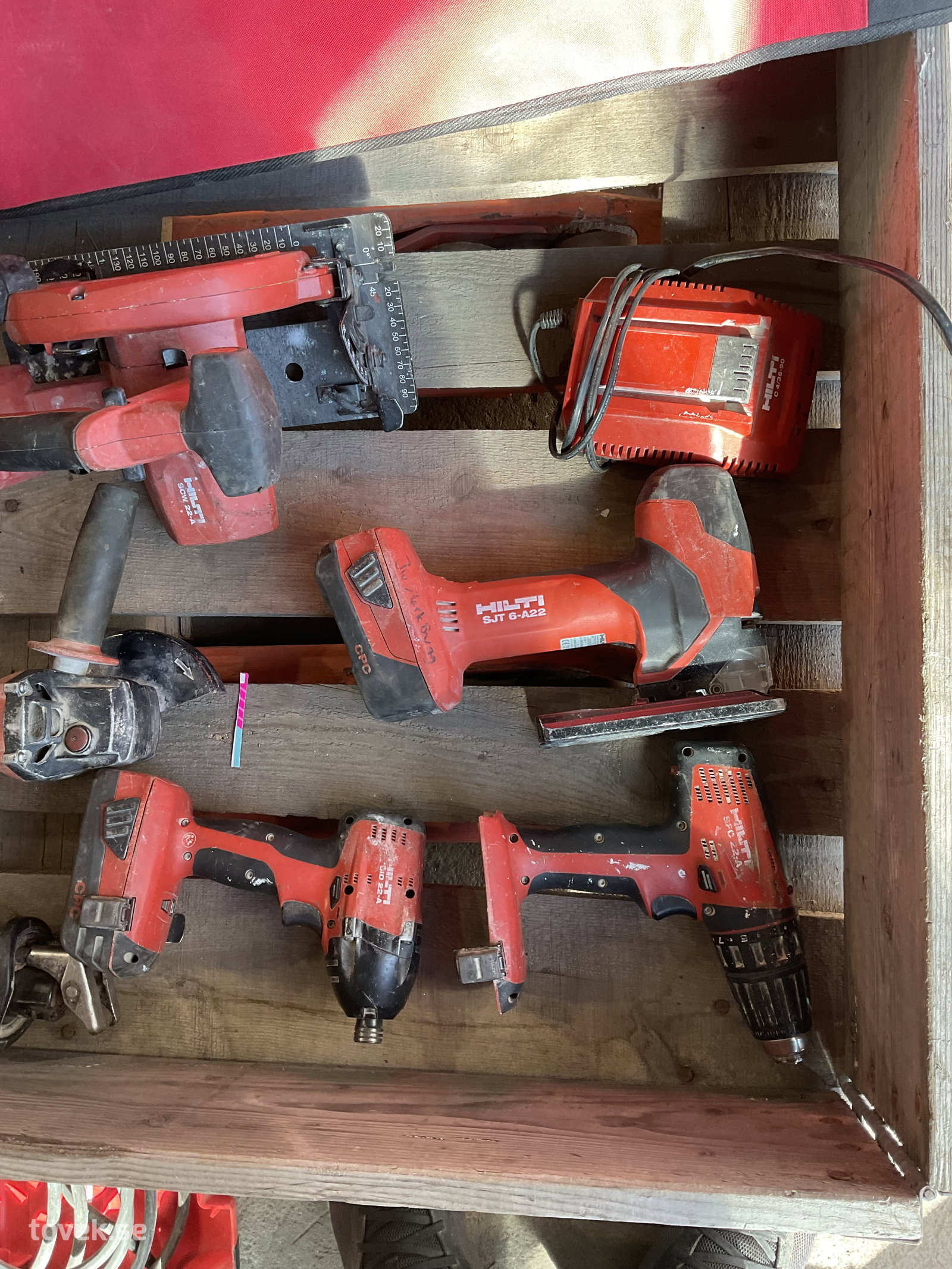 Diverse verktyg Hilti på auktion i Tuna Hästberg, Idkerberget hos Toveks Auktioner