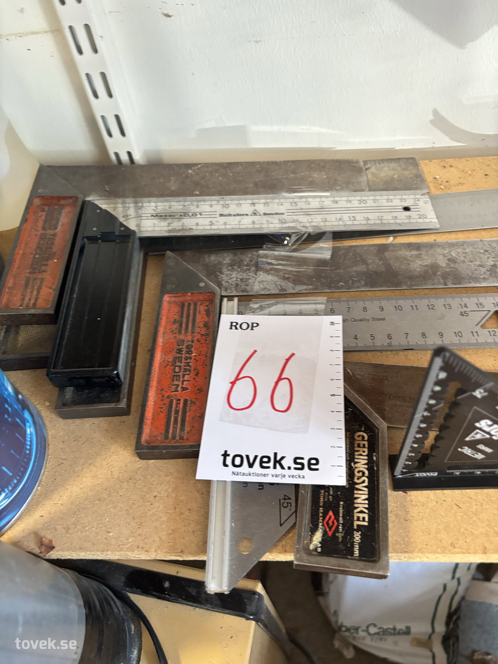 Vinklar på auktion i Sundsvall hos Toveks Auktioner