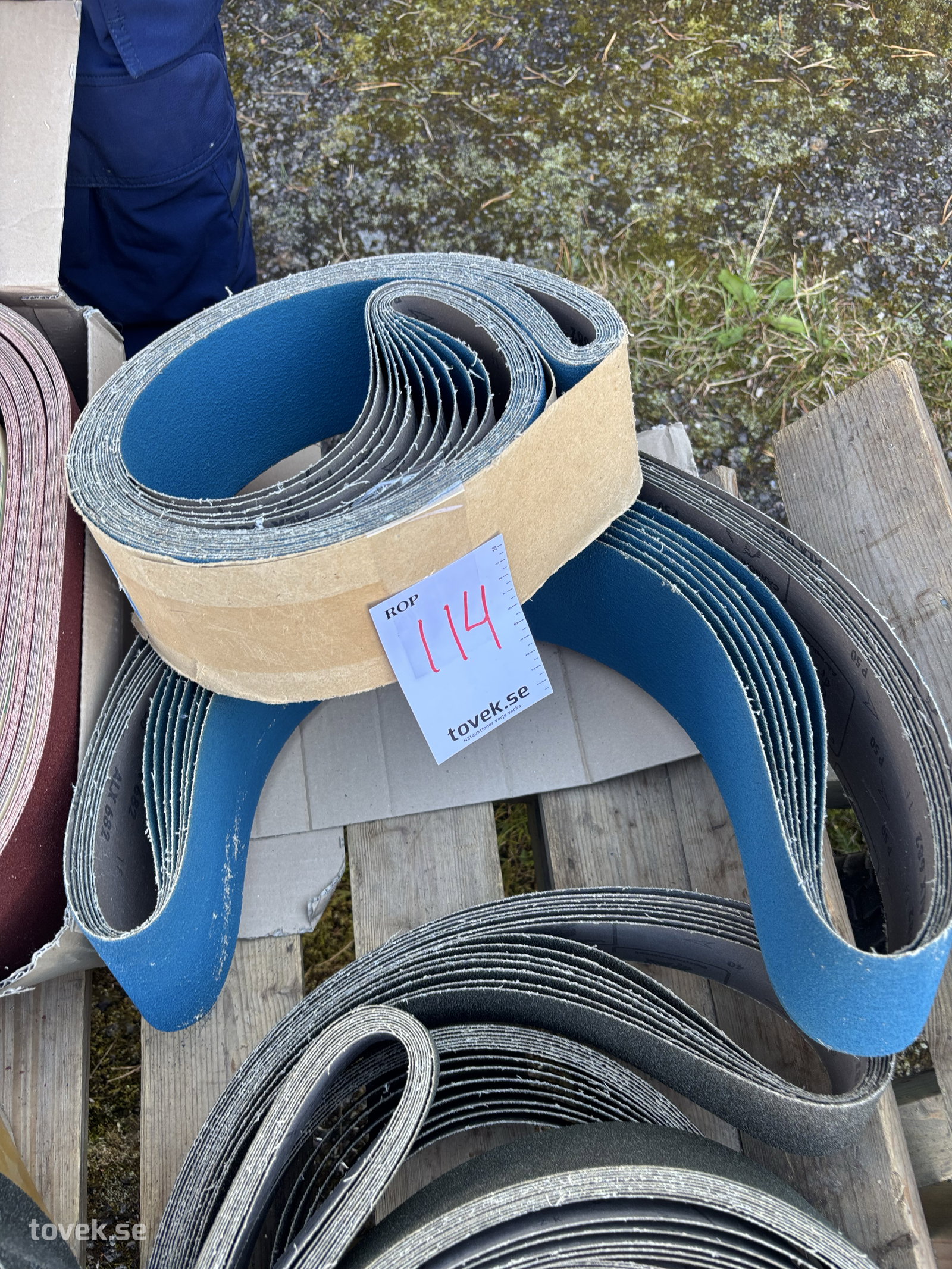 Slipband 100 x 1670, 50 korn på auktion i Sundsvall hos Toveks Auktioner