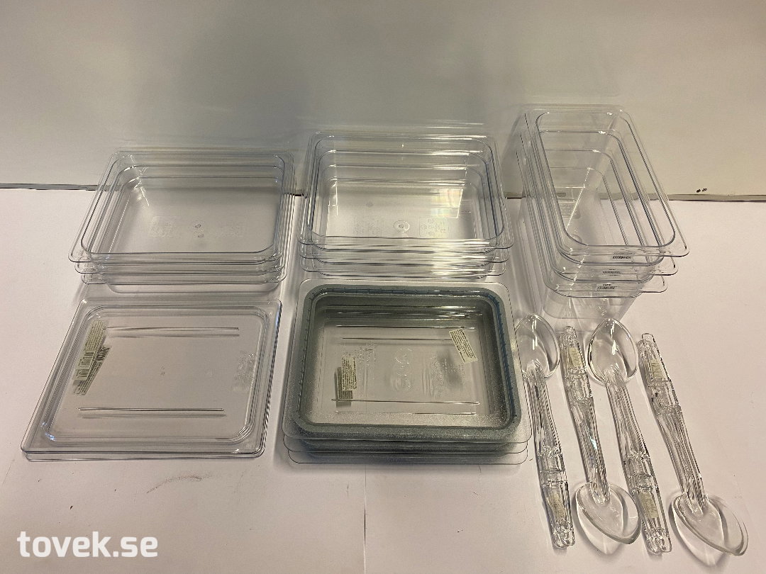 Kantiner 9st, lock 6st, serveringsskedar 8st, Cambro på auktion i Ätran hos Toveks Auktioner