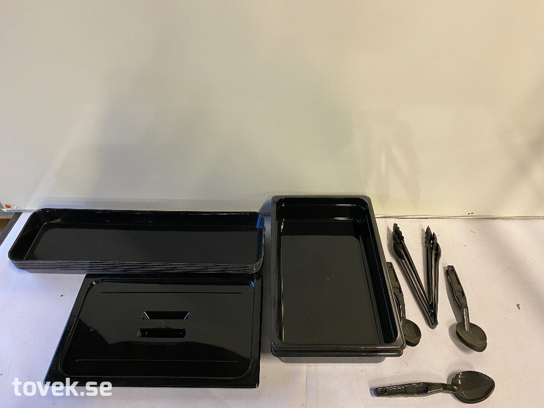 Kantiner, 8st, serveringsskedar, 6st, serveringstänger, 3st, lock, 2st, Cambro på auktion i Ätran hos Toveks Auktioner