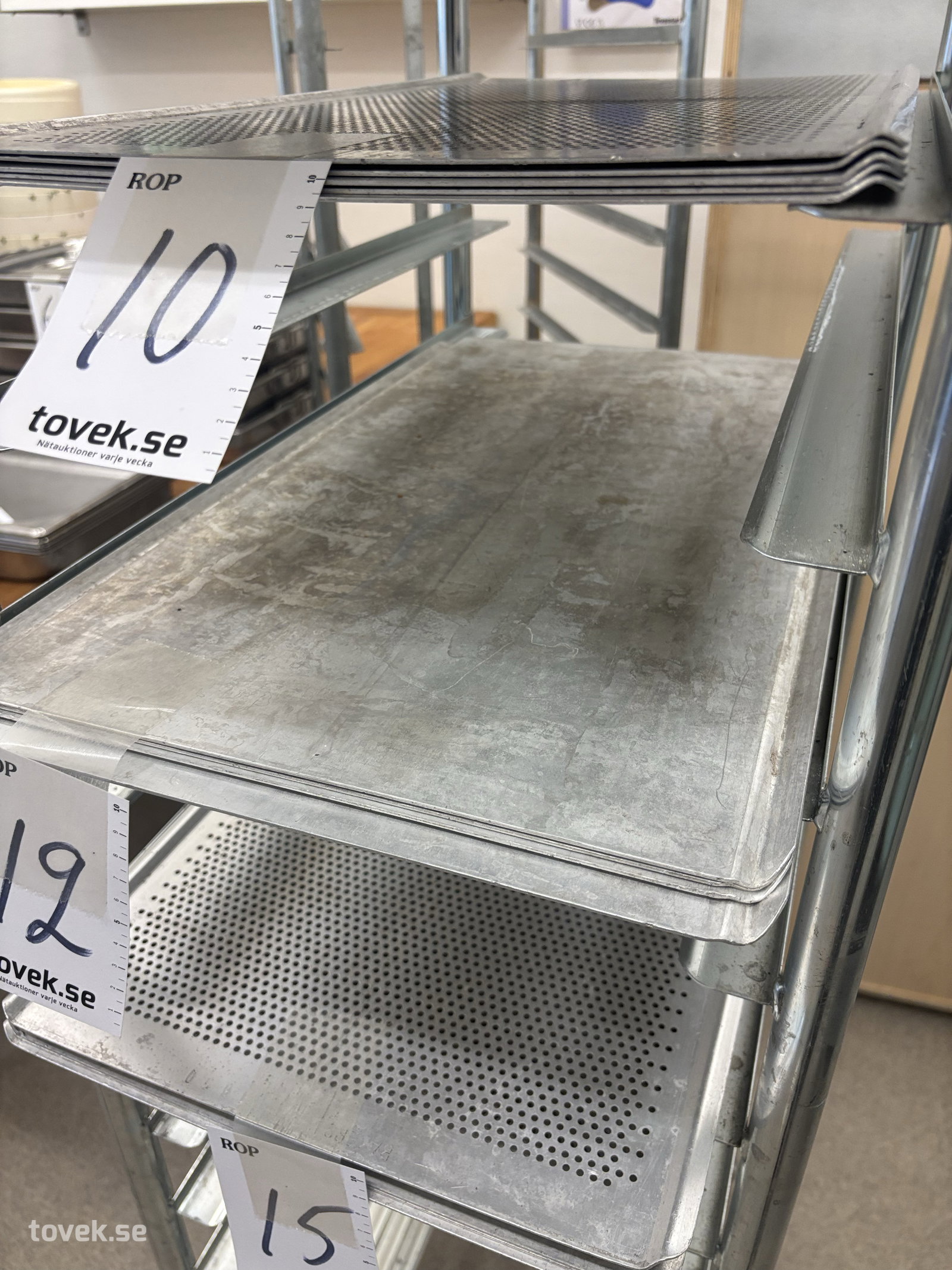 Plåtar i aluminium 53x32,5 4 st på auktion i Varberg hos Toveks Auktioner