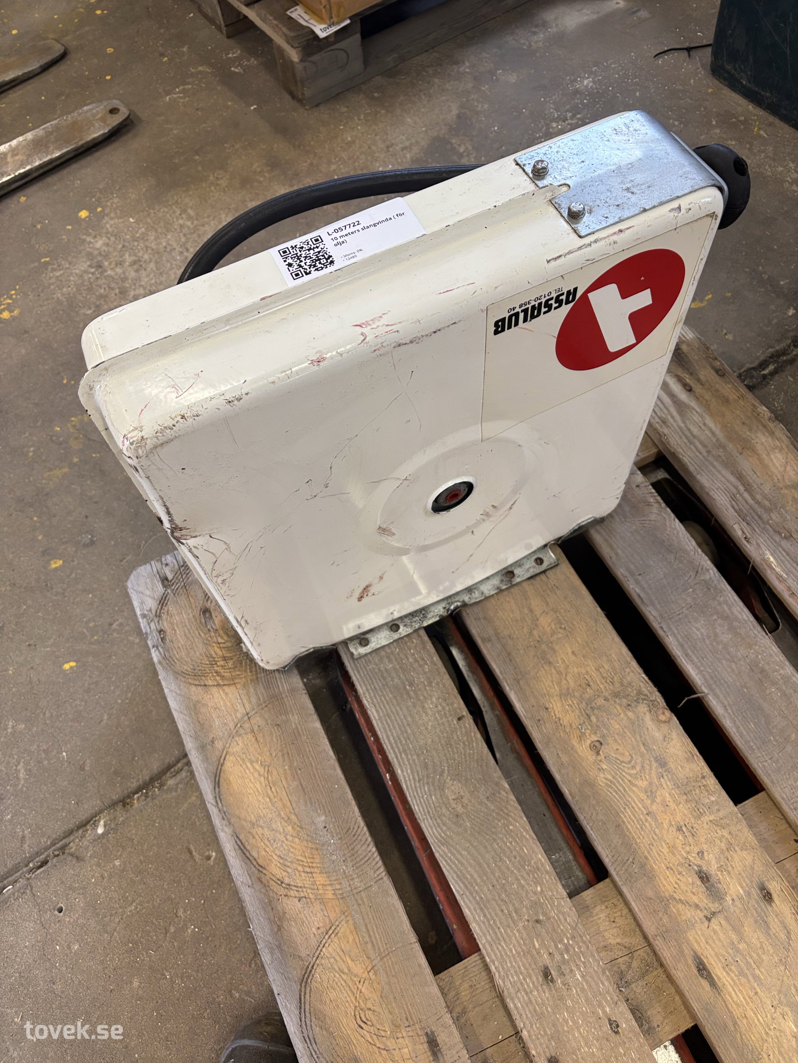 Slangvinda 10-meters (för olja) på auktion i Gnarp hos Toveks Auktioner