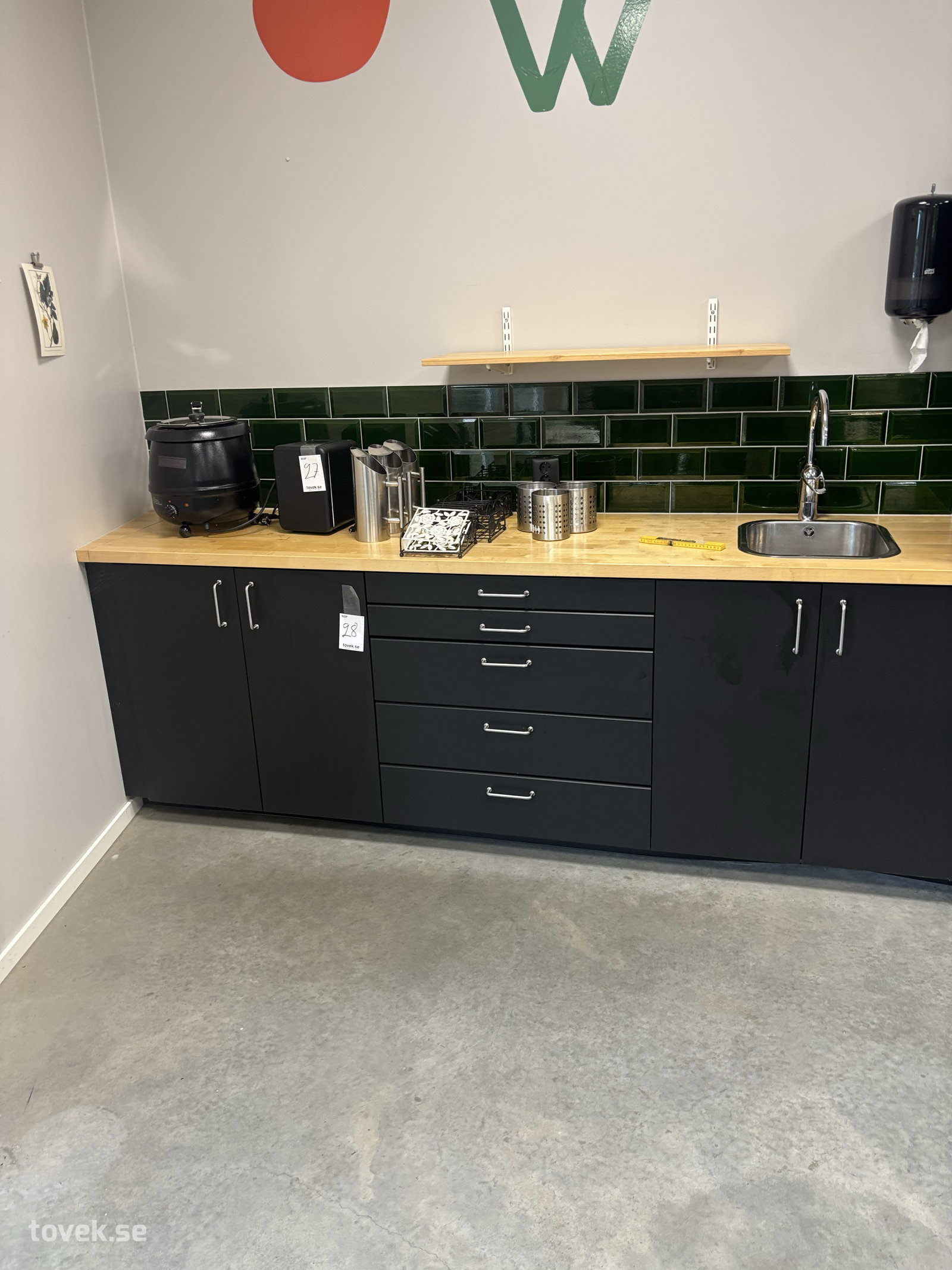 Köksbänk IKEA med ho och kran på auktion i Varberg hos Toveks Auktioner