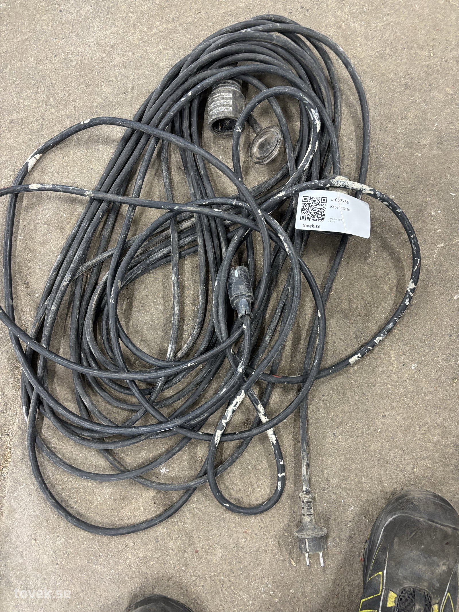 Kabel 220, 2 st på auktion i Gnarp hos Toveks Auktioner