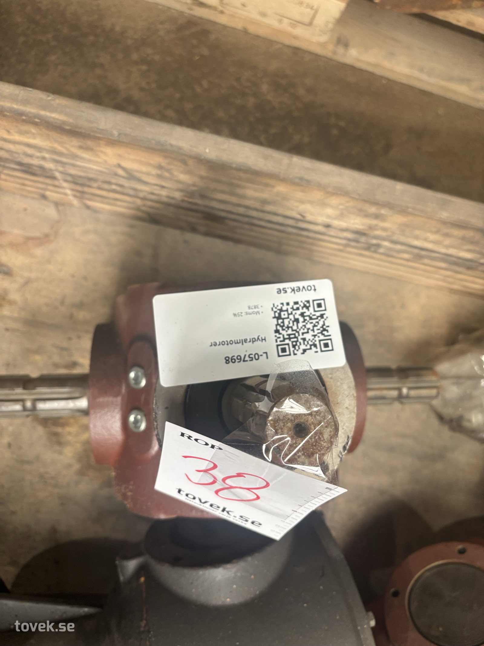 Hydraulmotorer på auktion i Gnarp hos Toveks Auktioner