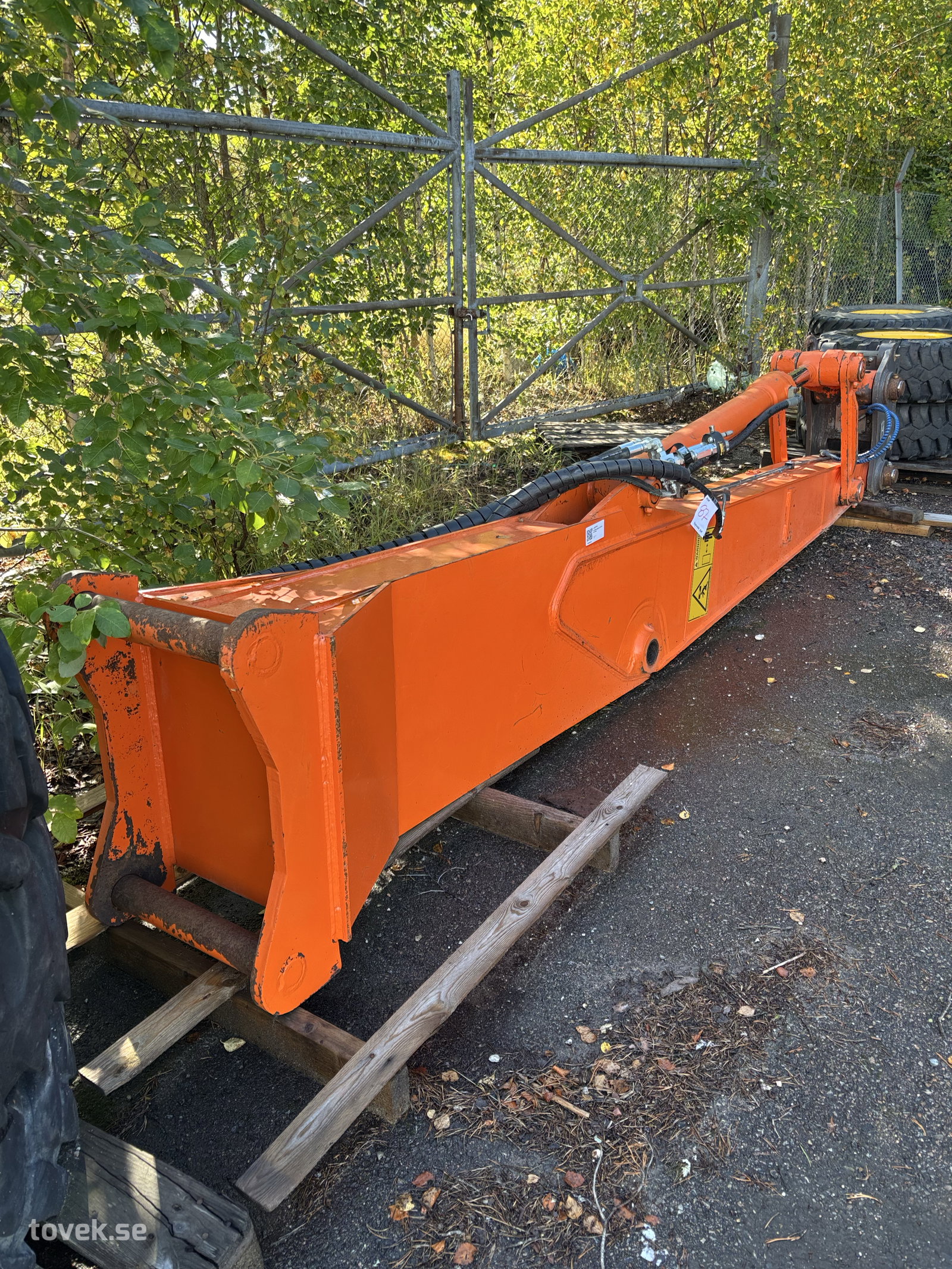Förlängningsarm S70 till S60 fäste på auktion i Gnarp hos Toveks Auktioner