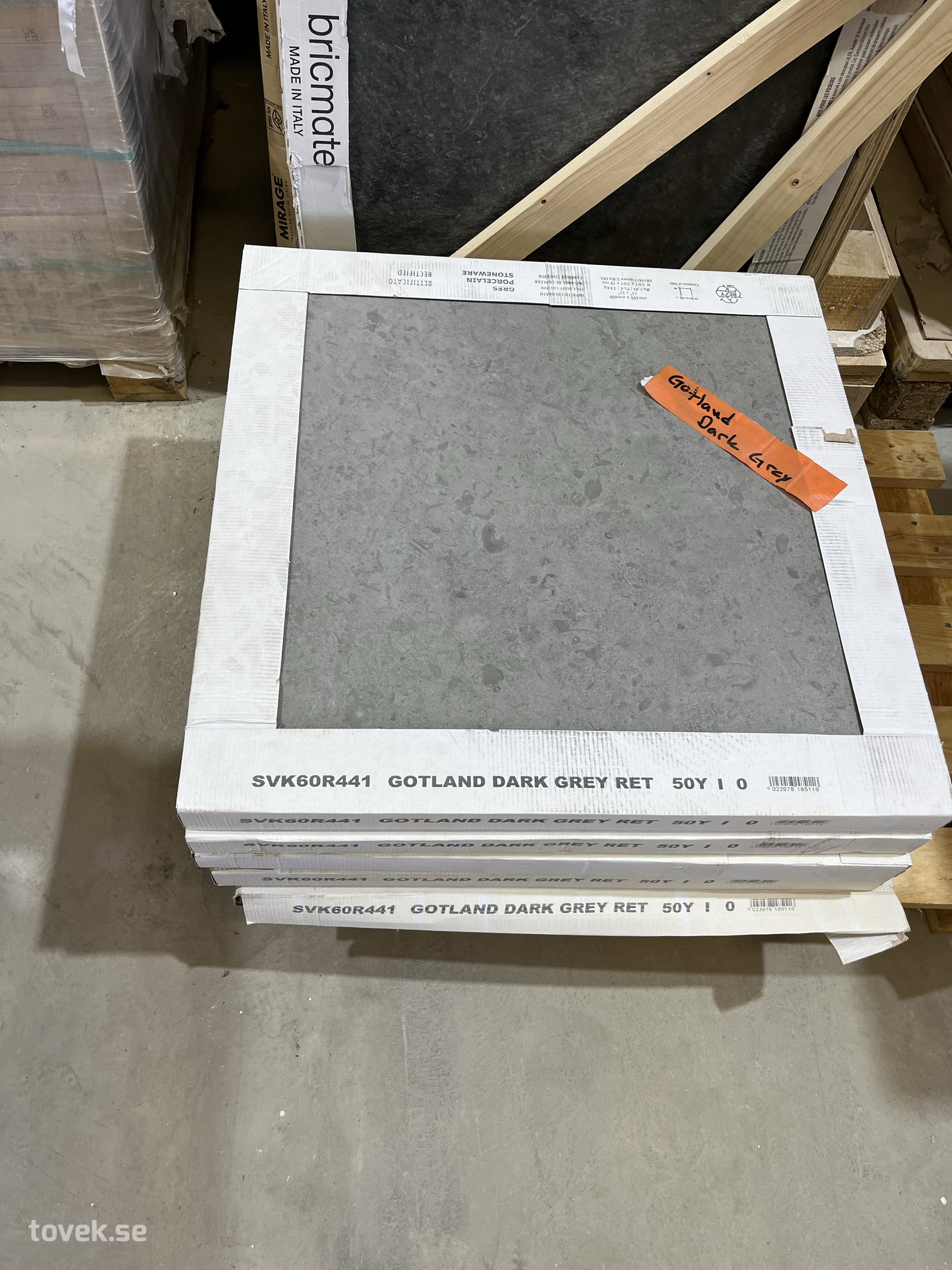 5st paket Bricmate Gotland Dark Grey, ca 7,2kvm på auktion i Östersund hos Toveks Auktioner