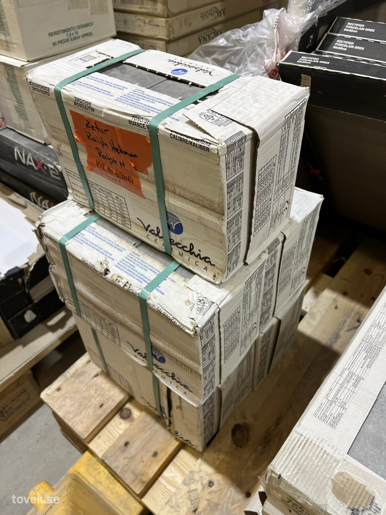 5st paket med Ceramica Valsecchia c:a 5 m2 på auktion i Östersund hos Toveks Auktioner