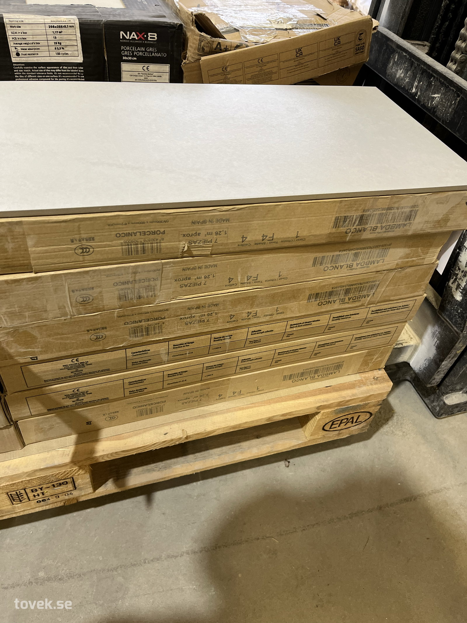6st paket Lambda Blanco ca 7,56kvm på auktion i Östersund hos Toveks Auktioner