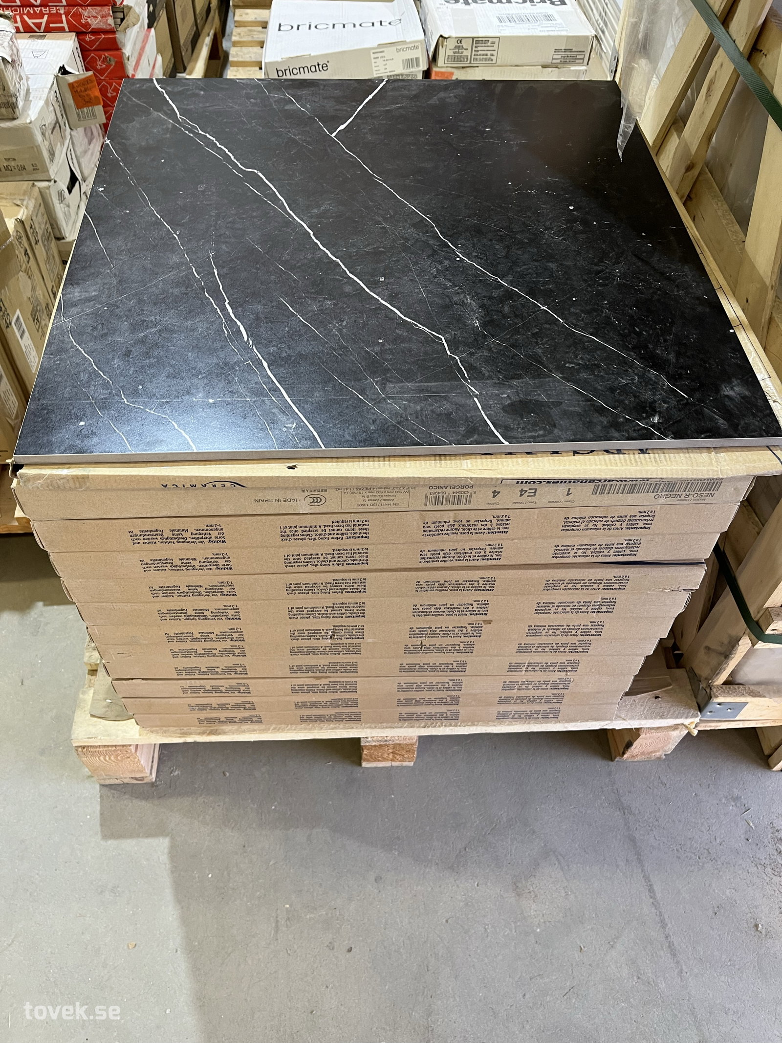 12 st paket Arcana Thalassa Neso-R Negro ca 16,9kvm på auktion i Östersund hos Toveks Auktioner