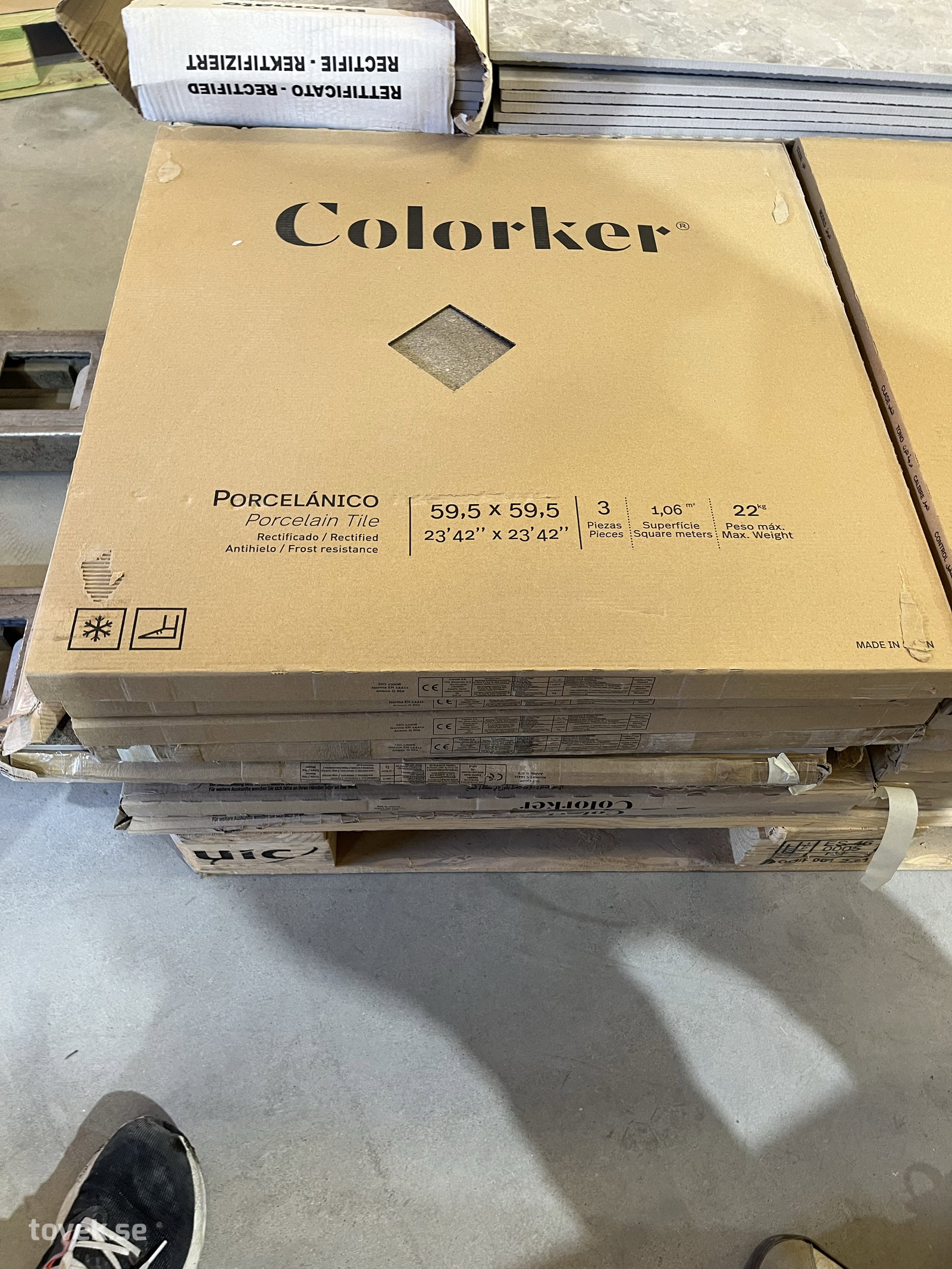 9st paket Colorker rektifierad ca 9,54kvm på auktion i Östersund hos Toveks Auktioner