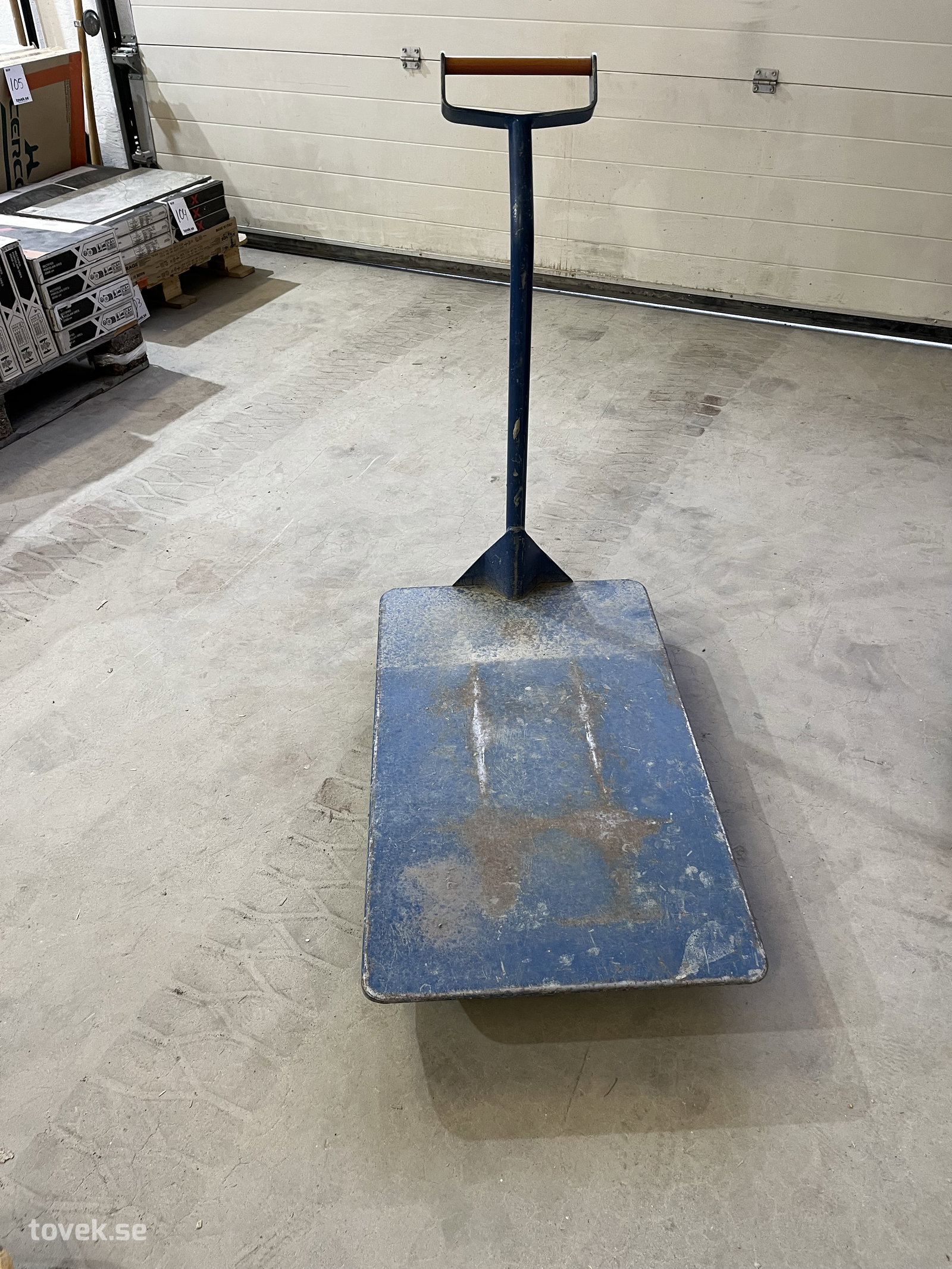 Materialvagn på auktion i Östersund hos Toveks Auktioner
