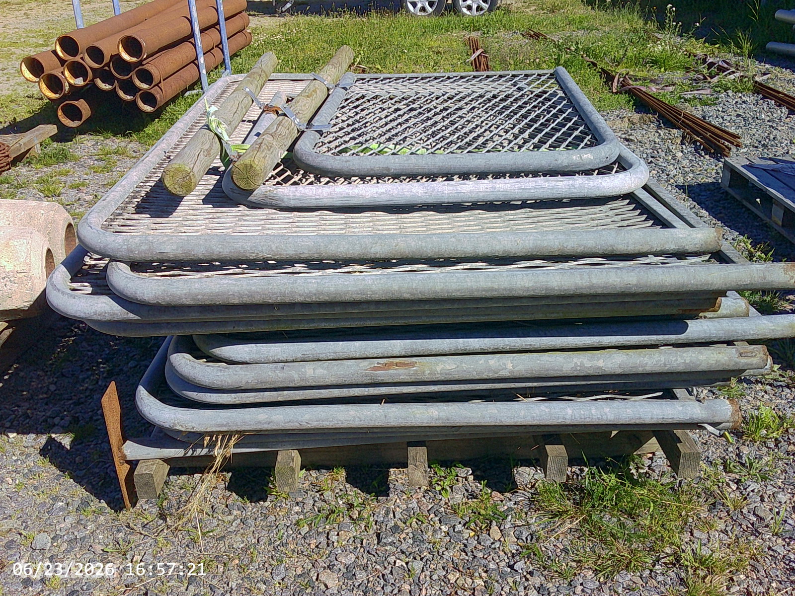 Spärrstaket 13 st + 2 st grindar 1950x1200 på auktion i Falkenberg hos Toveks Auktioner