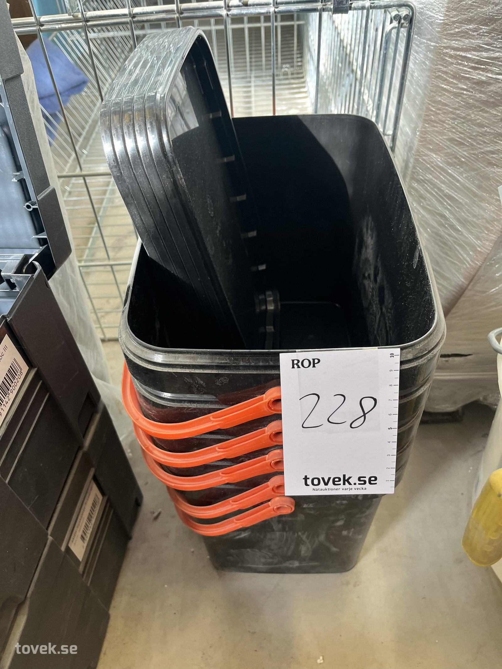 5st förvaringhinkar på auktion i Östersund hos Toveks Auktioner