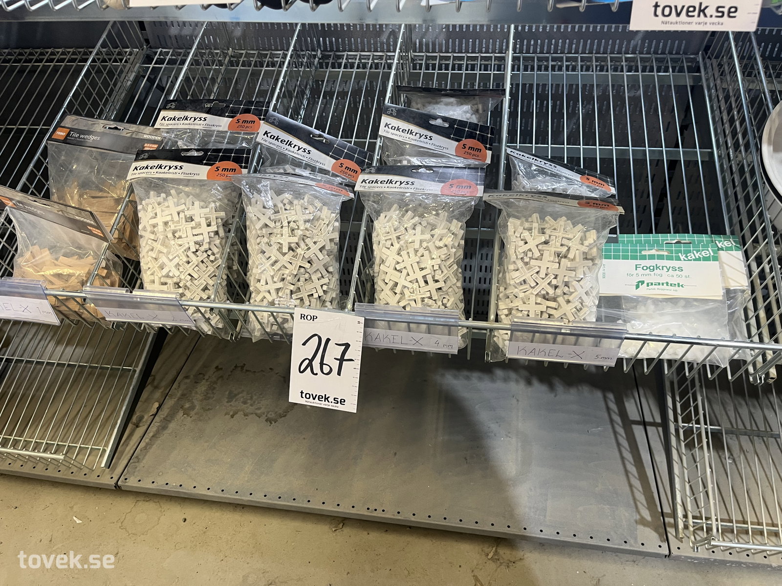 Kakelkryss på auktion i Östersund hos Toveks Auktioner