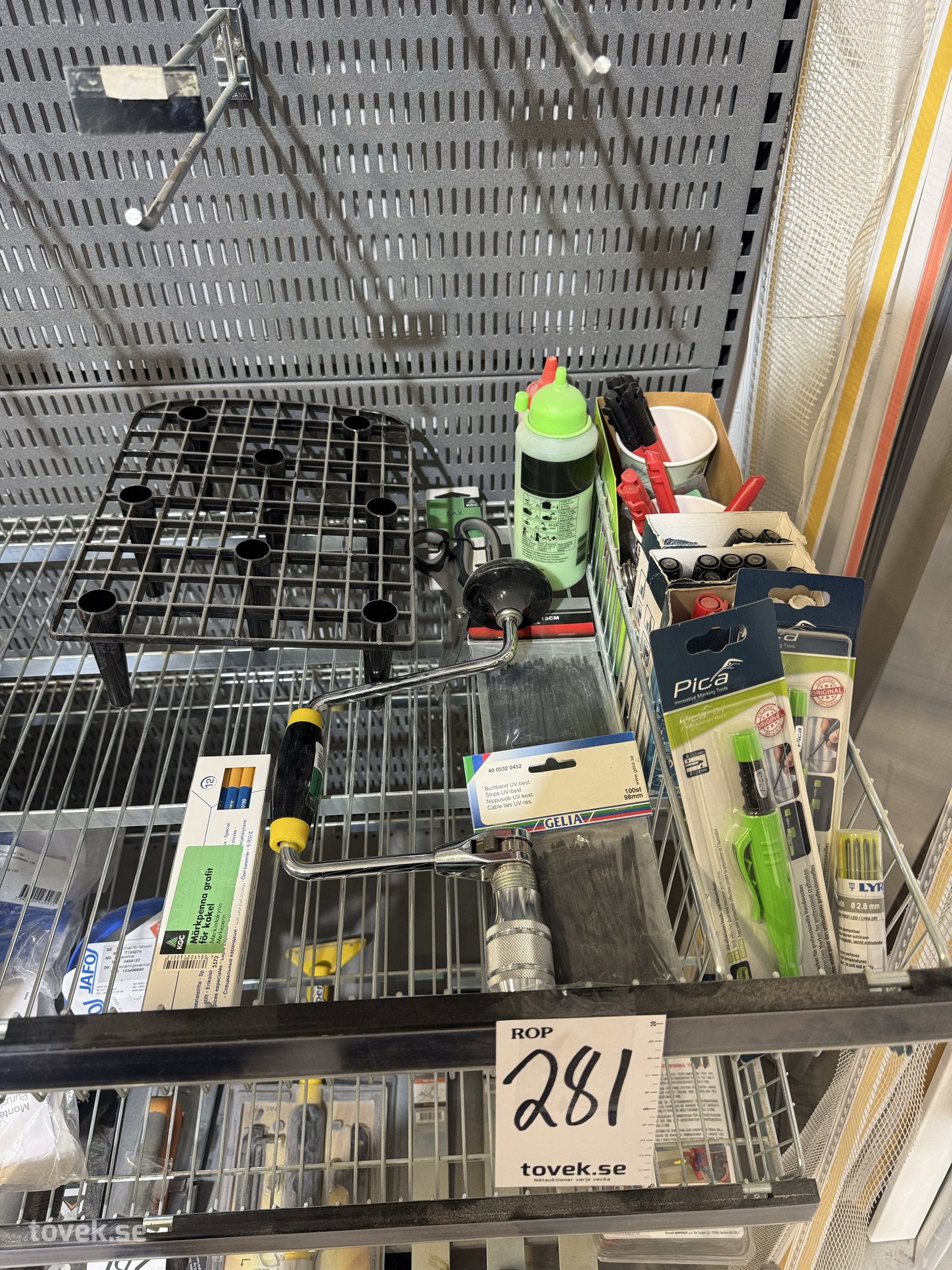 Div byggtillbehör på auktion i Östersund hos Toveks Auktioner
