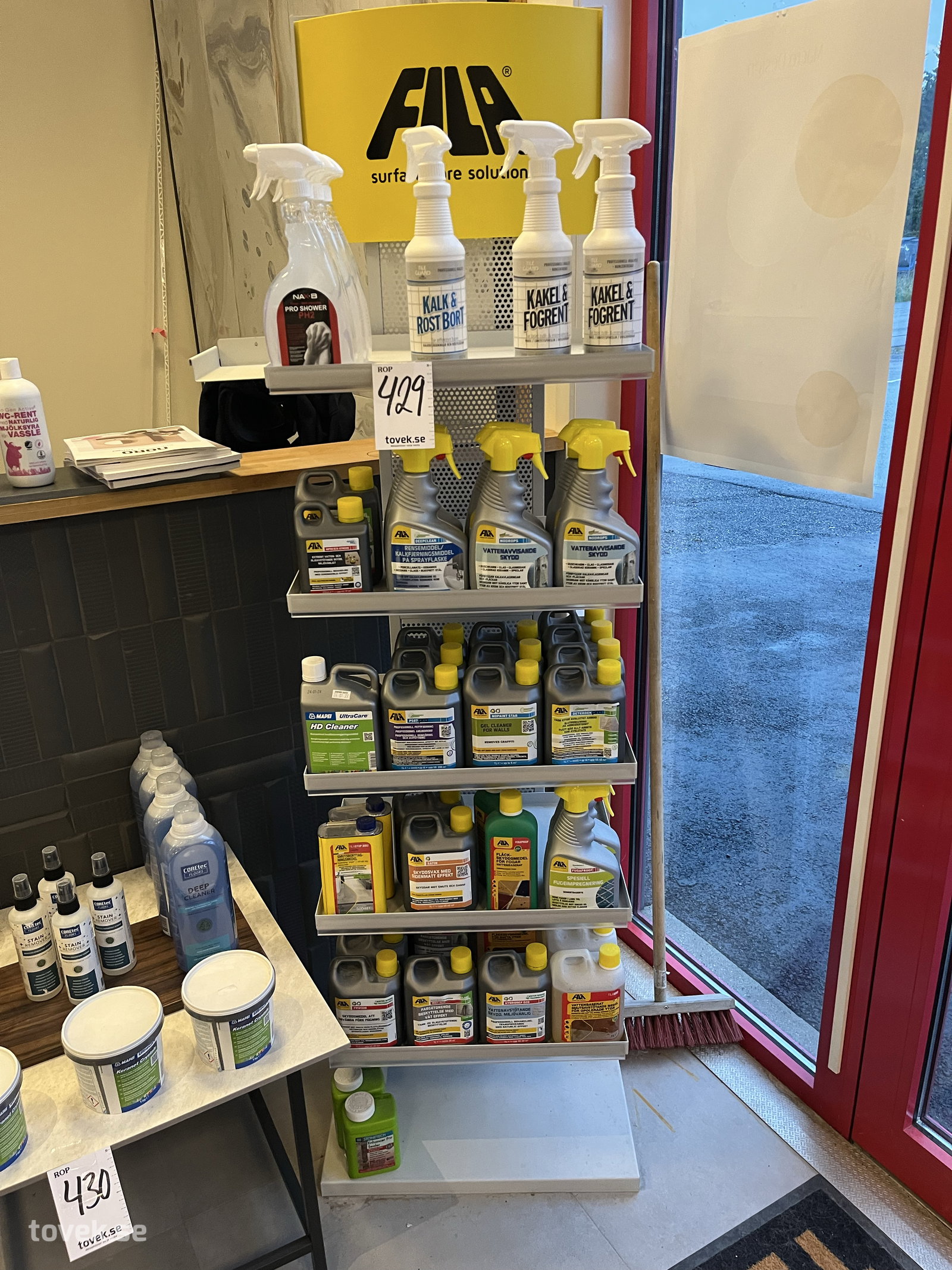 FILA Surface Care Solutions rengörings- och ytbehandlingsprodukter på auktion i Östersund hos Toveks Auktioner