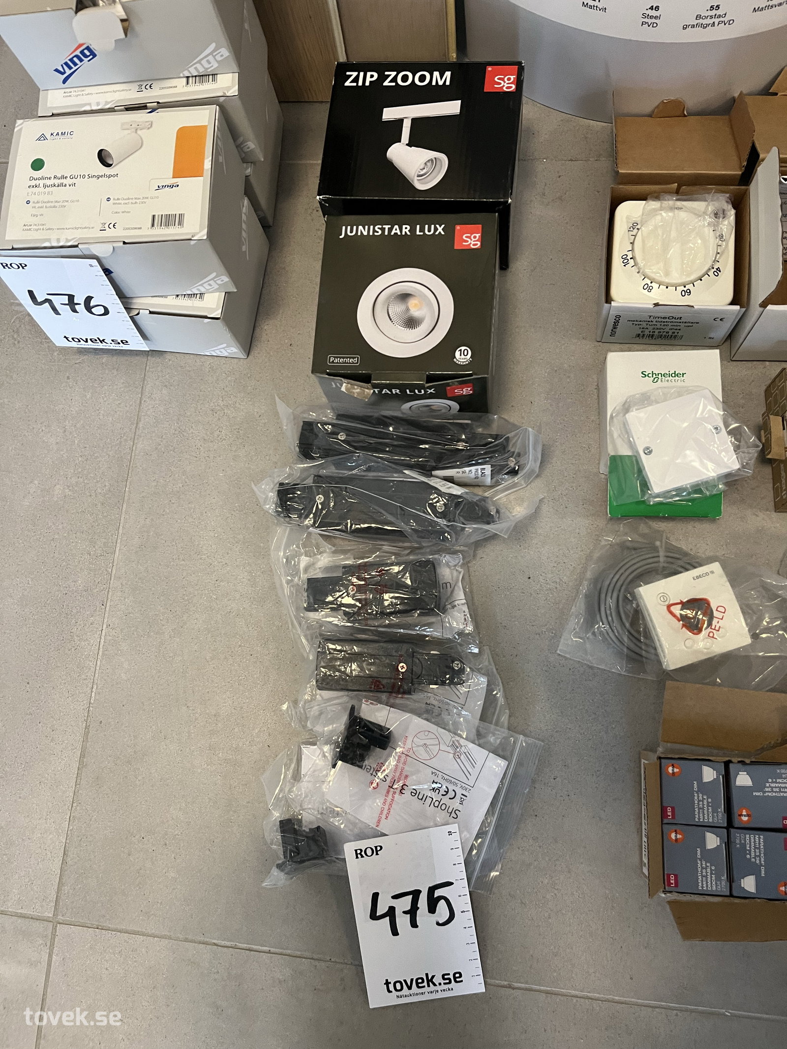 SG Armaturen Zip Zoom och Junistar Lux samt svarta skensystemdelar på auktion i Östersund hos Toveks Auktioner