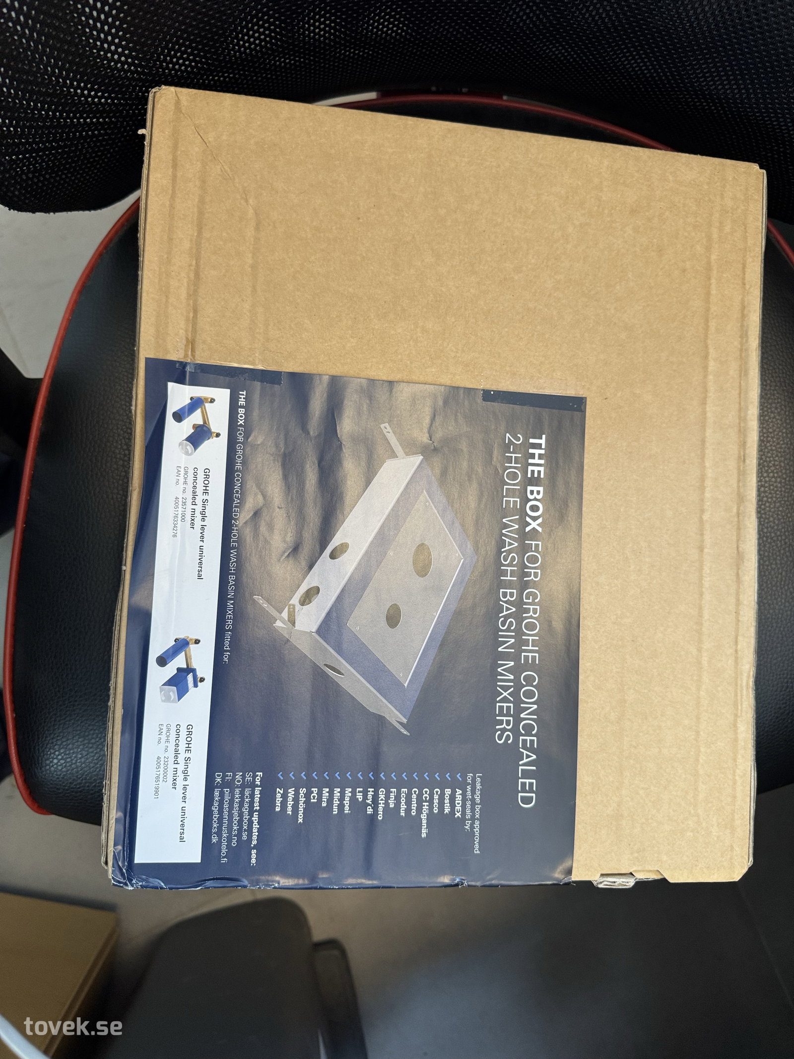 inbyggnads-/läckagesäkringsbox för väggmonterad 2-håls tvättställsblandare på auktion i Östersund hos Toveks Auktioner