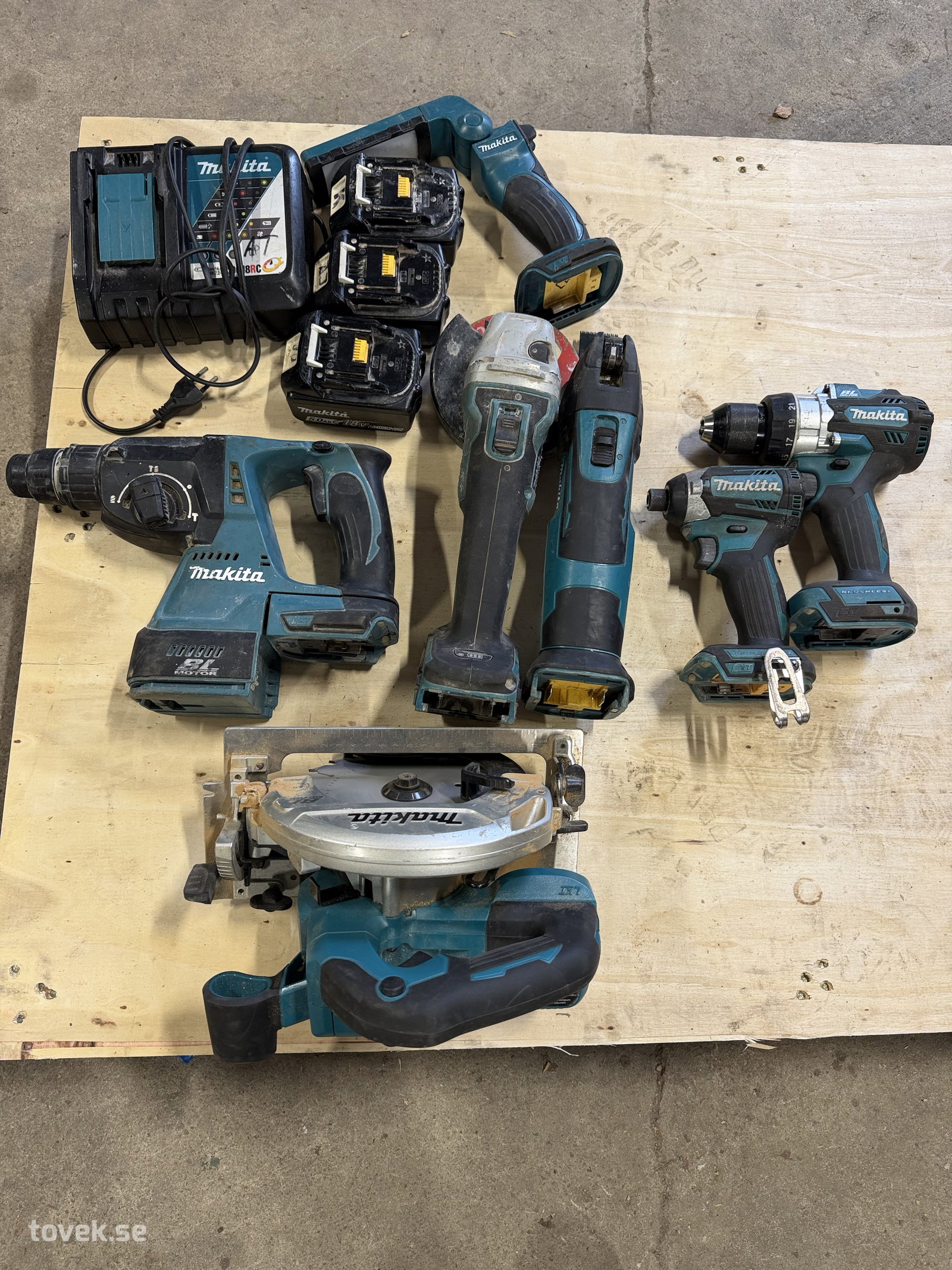 Makita maskiner (testade) på auktion i Hästveda hos Toveks Auktioner