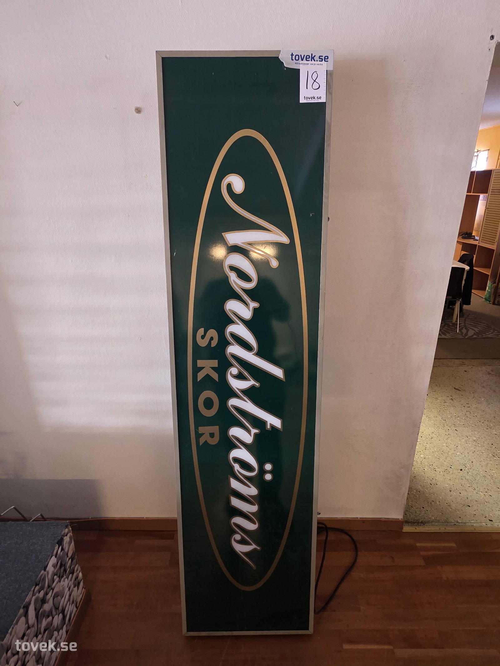 Ljuslåda, större på auktion i Filipstad hos Toveks Auktioner