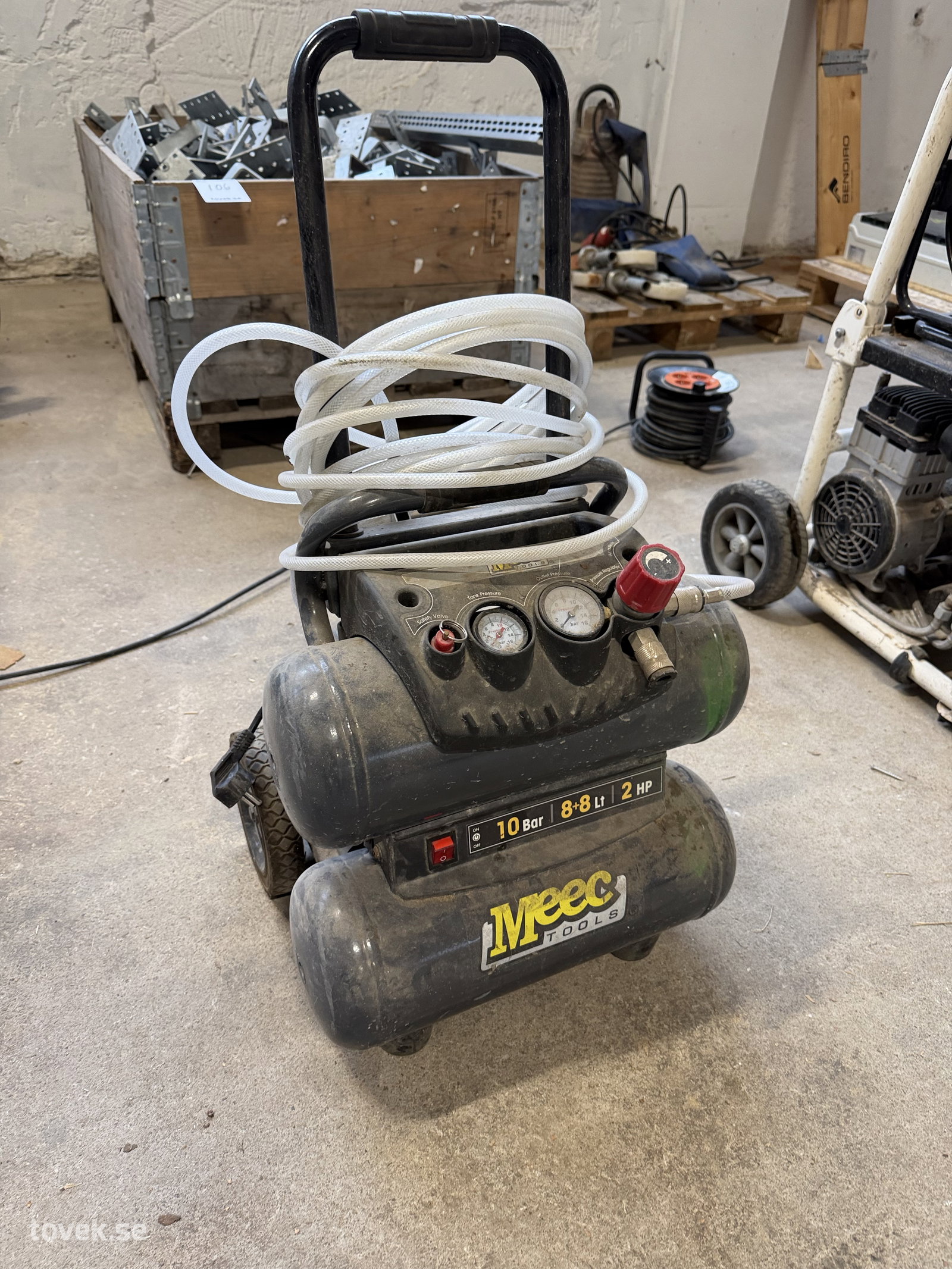 Meec Tools portabel kompressor (testad) på auktion i Hästveda hos Toveks Auktioner