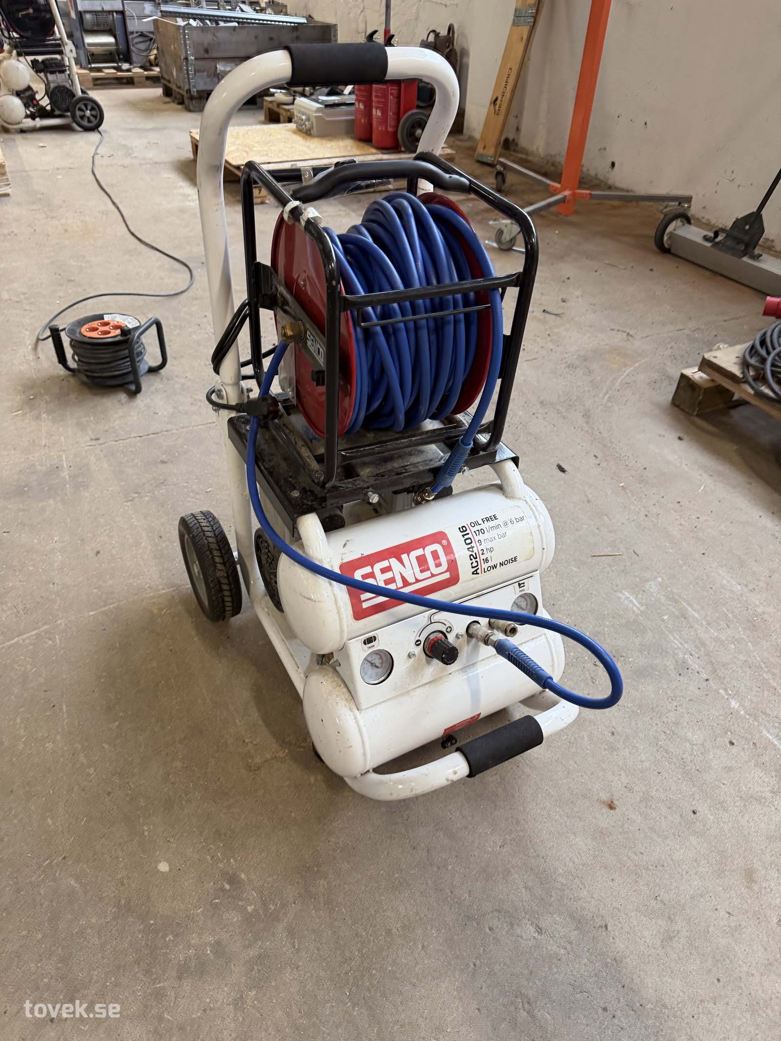 SENCO AC24016 portabel kompressor med slangvinda (testad) på auktion i Hästveda hos Toveks Auktioner