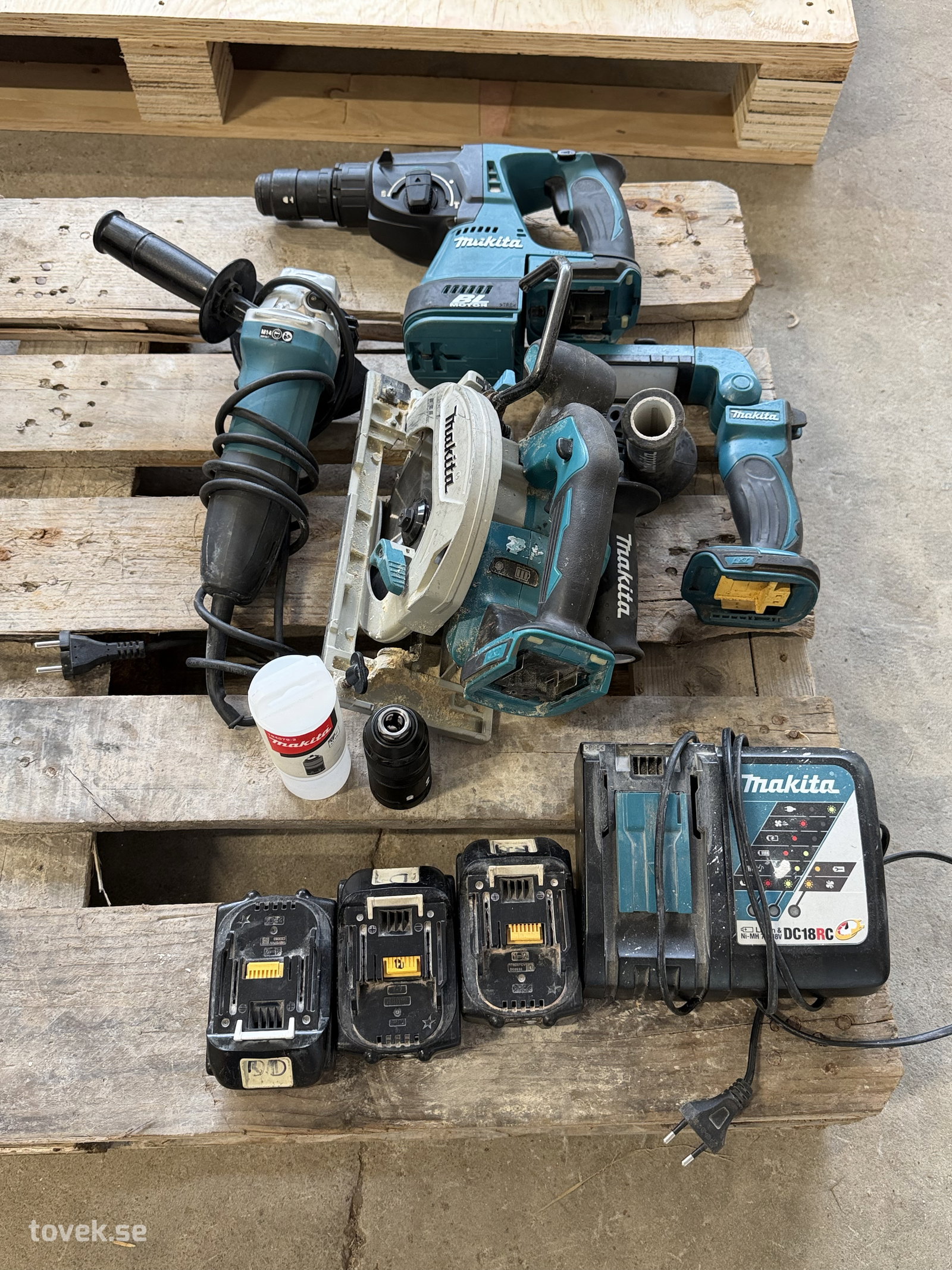 Makita maskiner (testade) på auktion i Hästveda hos Toveks Auktioner