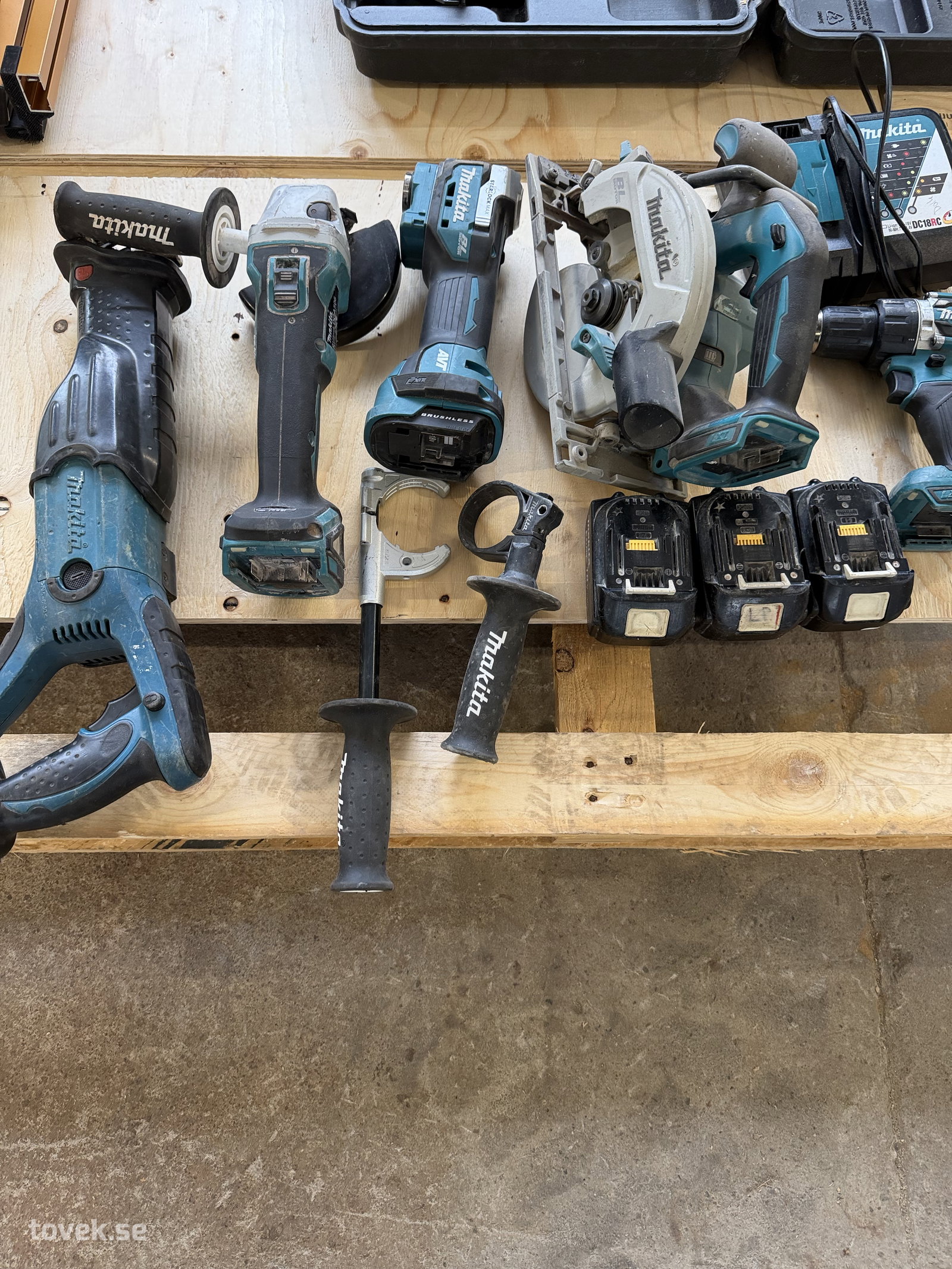 Makita maskiner (testade) på auktion i Hästveda hos Toveks Auktioner