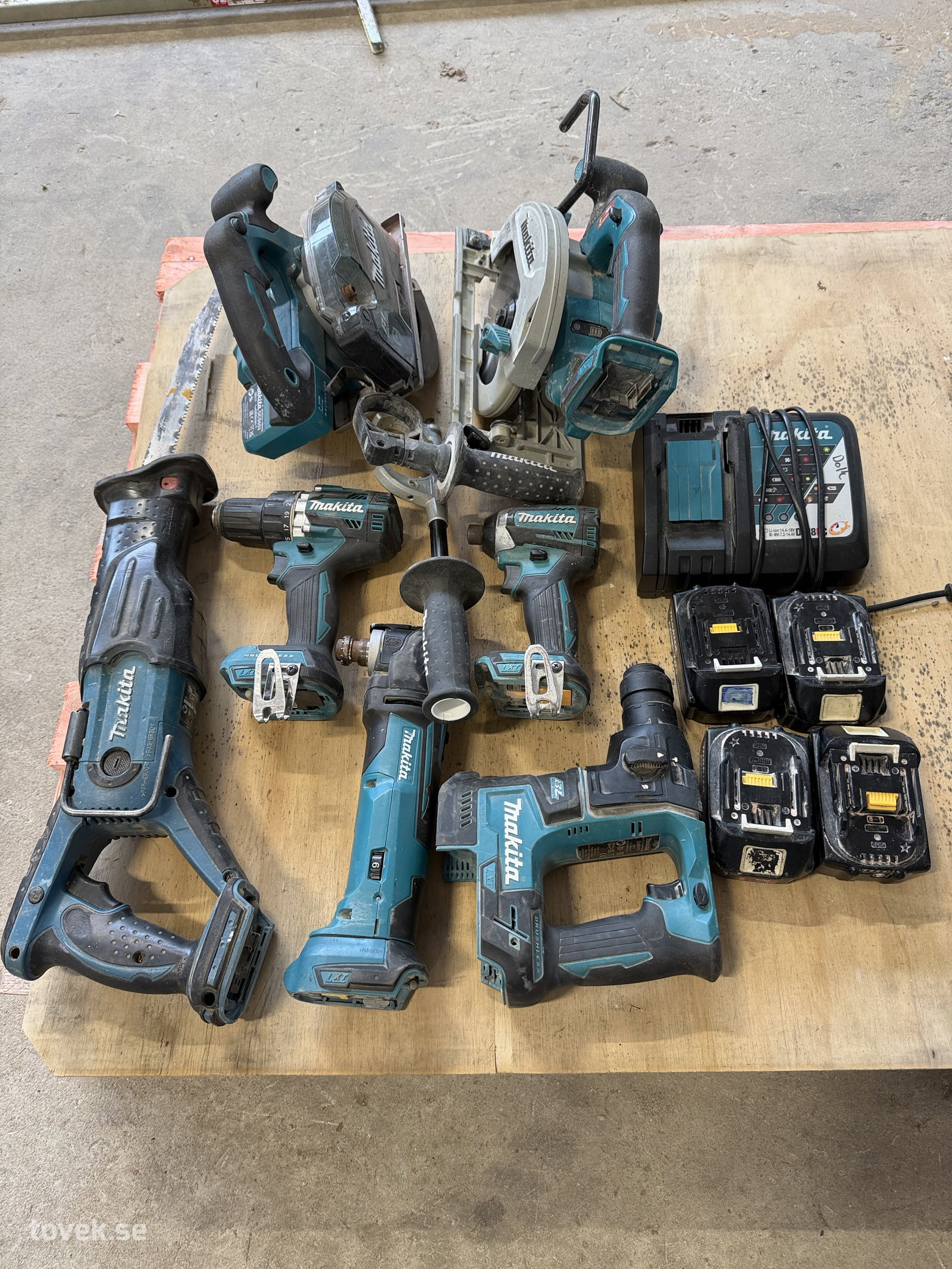 Makita maskiner (testade) på auktion i Hästveda hos Toveks Auktioner