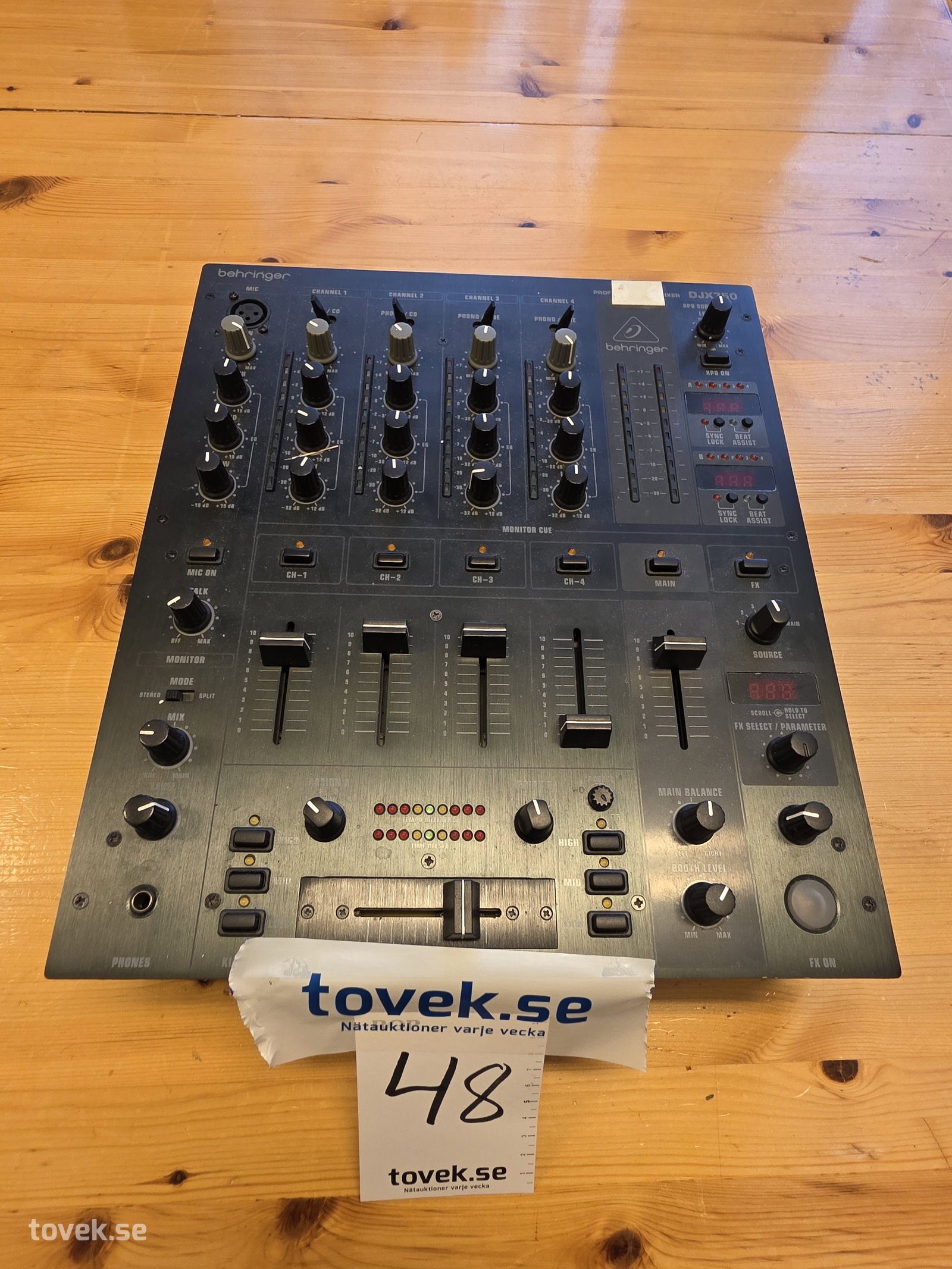 Mixerbord Behringer DJX 750 på auktion i Fagersta hos Toveks Auktioner