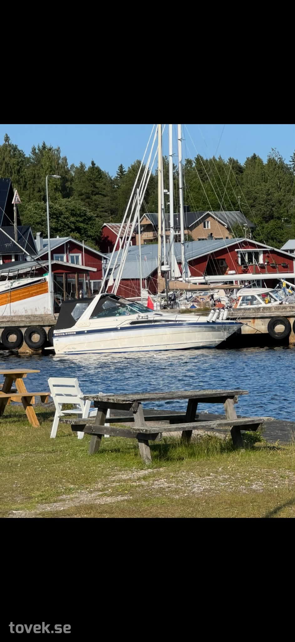 Båt Sea Ray Sundancer 268 på auktion i Stocka hos Toveks Auktioner