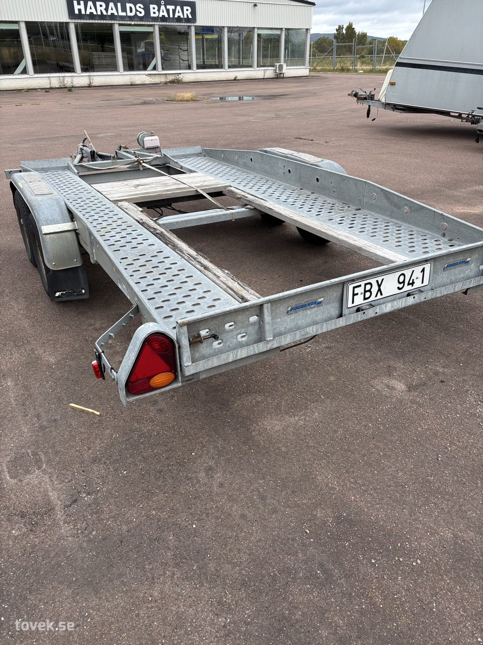 Släp Thule AT2500B, 2011 på auktion i Borlänge hos Toveks Auktioner