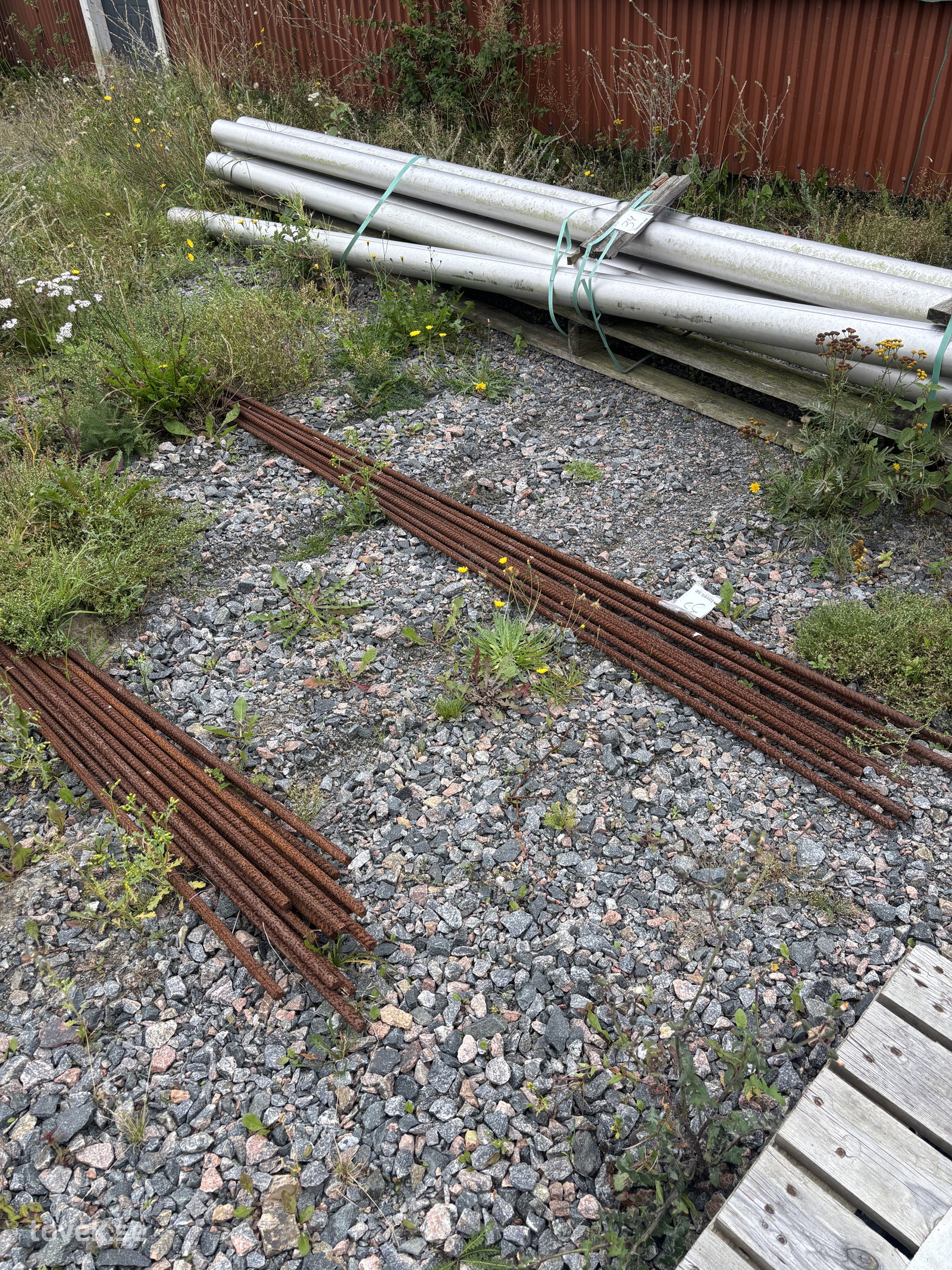 Armering ca 40 st 16x6000 på auktion i Falkenberg hos Toveks Auktioner