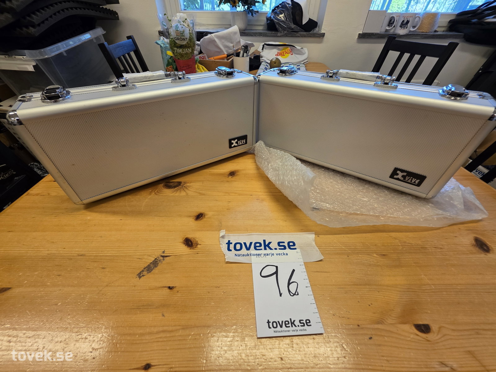 2 st väskor till gitarrpedaler NYA! på auktion i Fagersta hos Toveks Auktioner