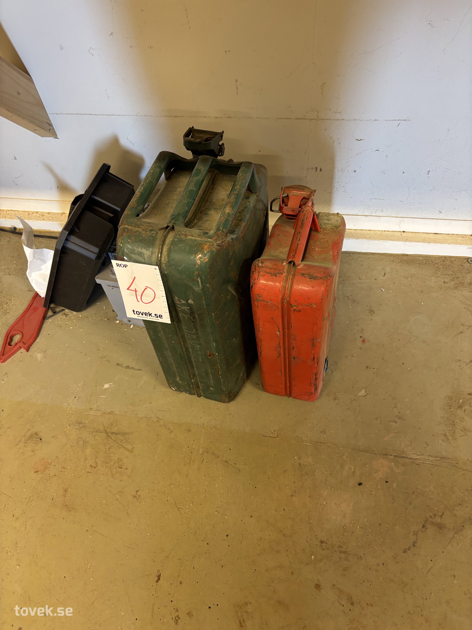 Dunkar mm på auktion i Söderhamn hos Toveks Auktioner