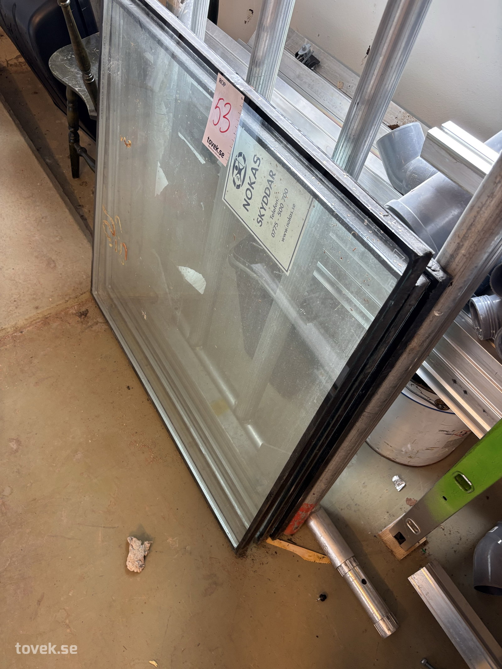 Glas på auktion i Söderhamn hos Toveks Auktioner