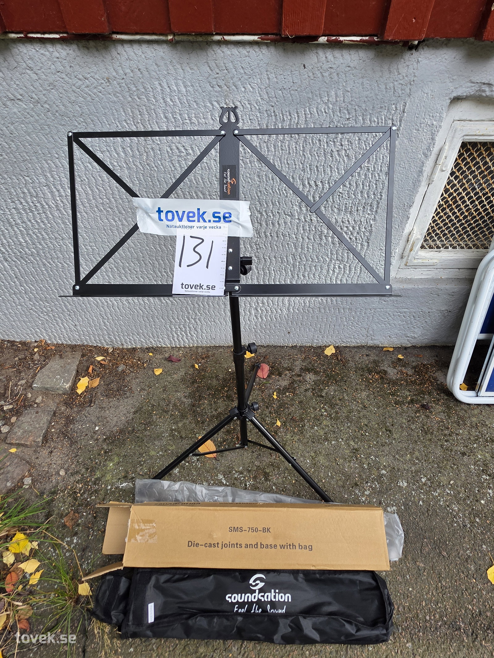Notställ inkl väska SoundStation NYTT! på auktion i Hammarö hos Toveks Auktioner