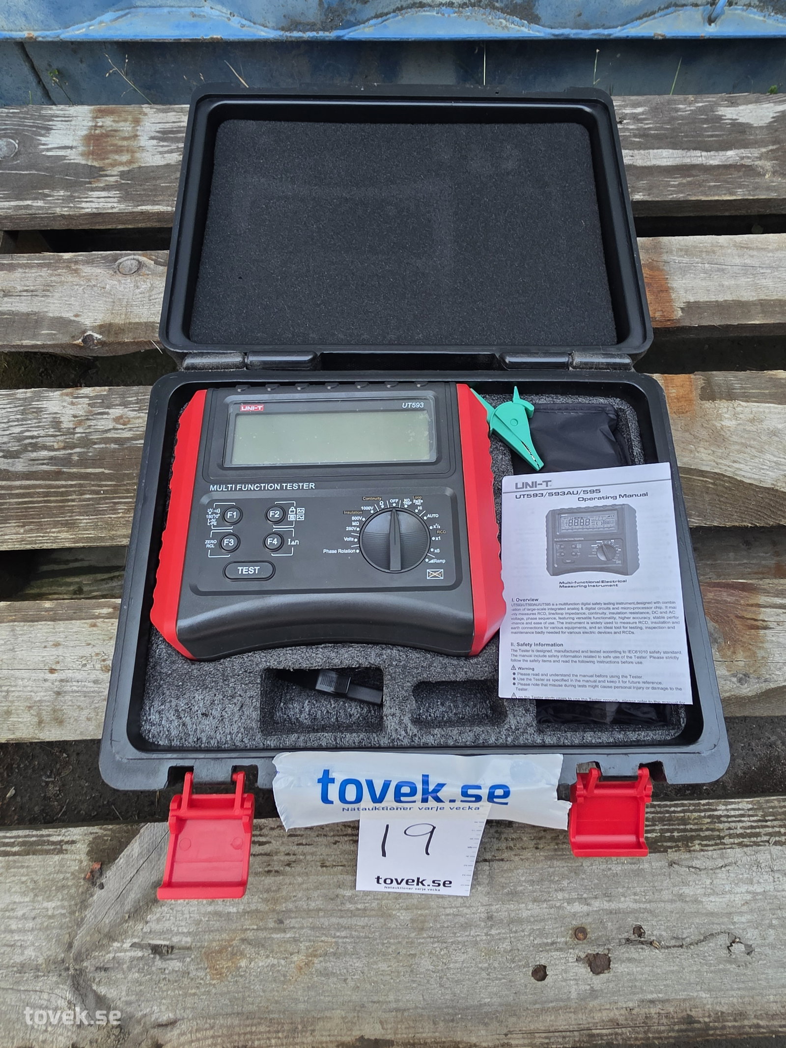 Uni-T Multitest verktyg inkl väska Nyskick på auktion i Hammarö hos Toveks Auktioner