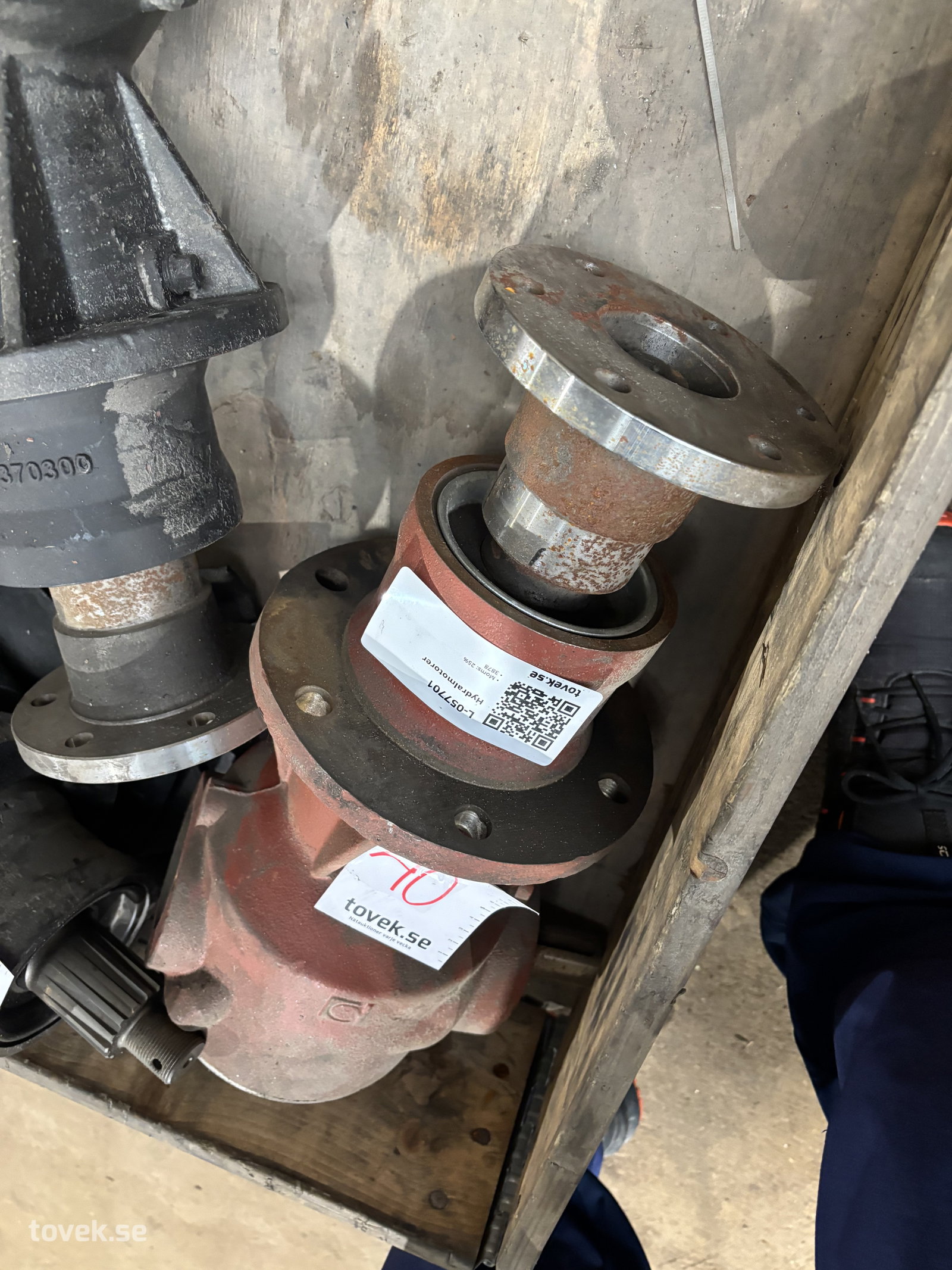 Hydraulmotorer på auktion i Gnarp hos Toveks Auktioner