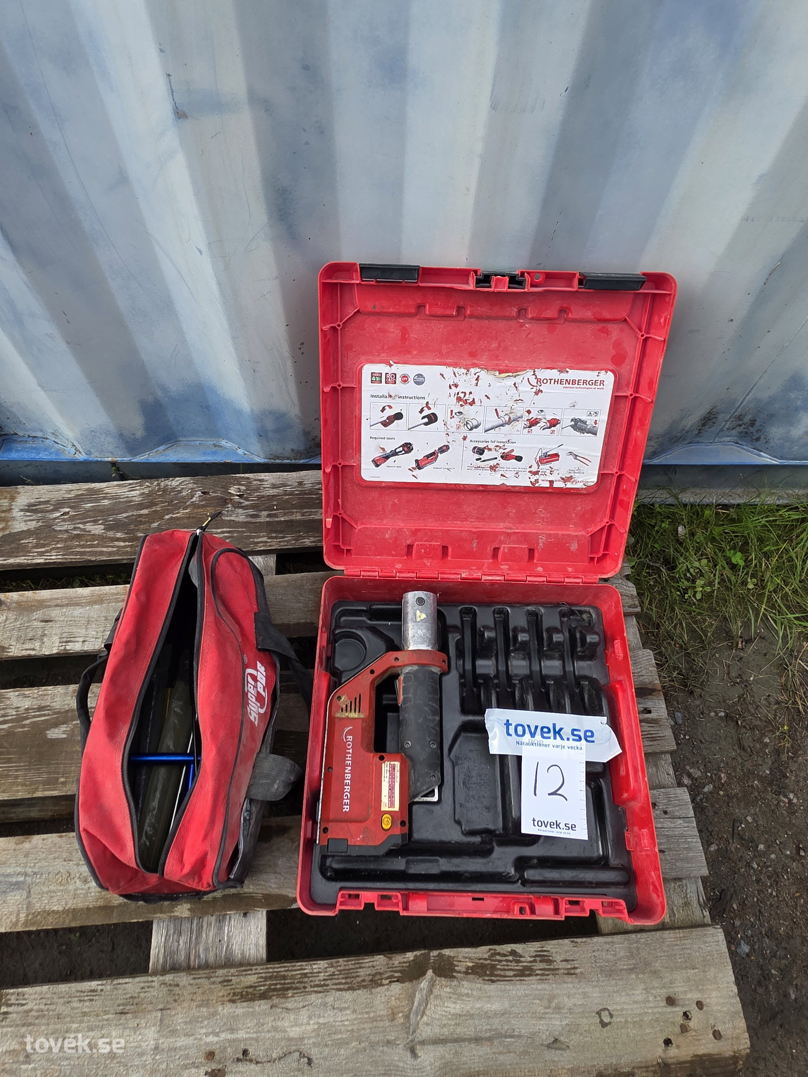 Elhydraulisk pressmaskin Rothenberger inkl. låda & väska. Ej batteri & laddare på auktion i Hammarö hos Toveks Auktioner