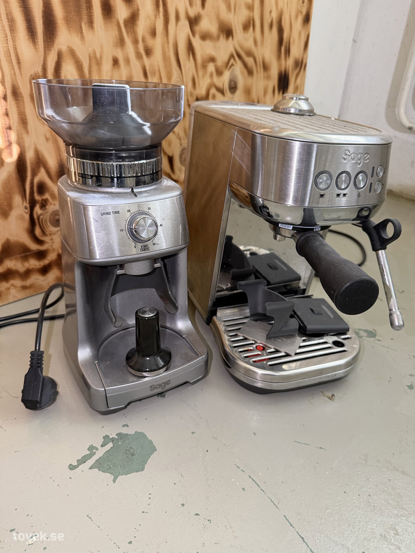 Kaffemaskin och kvarn på auktion i Helsingborg hos Toveks Auktioner