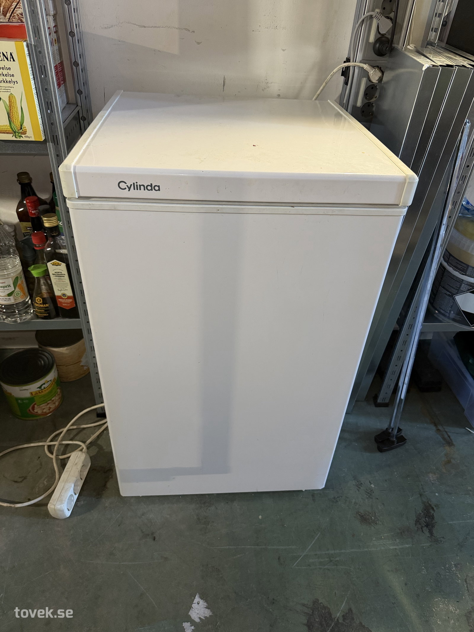 Frysbox Cylinda 107 liter på auktion i Helsingborg hos Toveks Auktioner