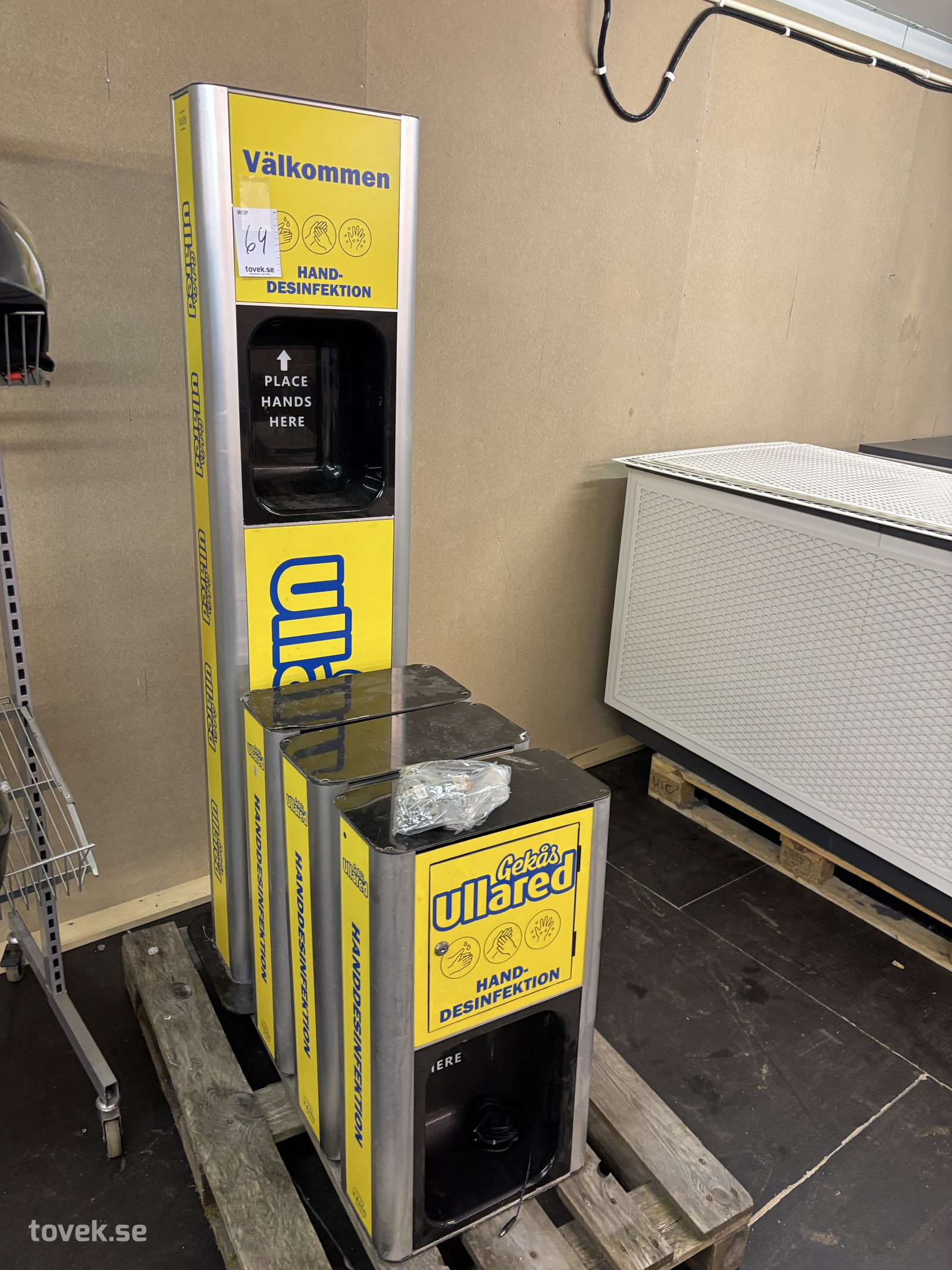 Handdesinfektions dispenser 4 st på auktion i Ullared hos Toveks Auktioner